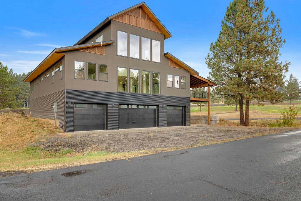 3850 VILLAGE LOOP, NEW MEADOWS, ID 83654, photo 1 of 44