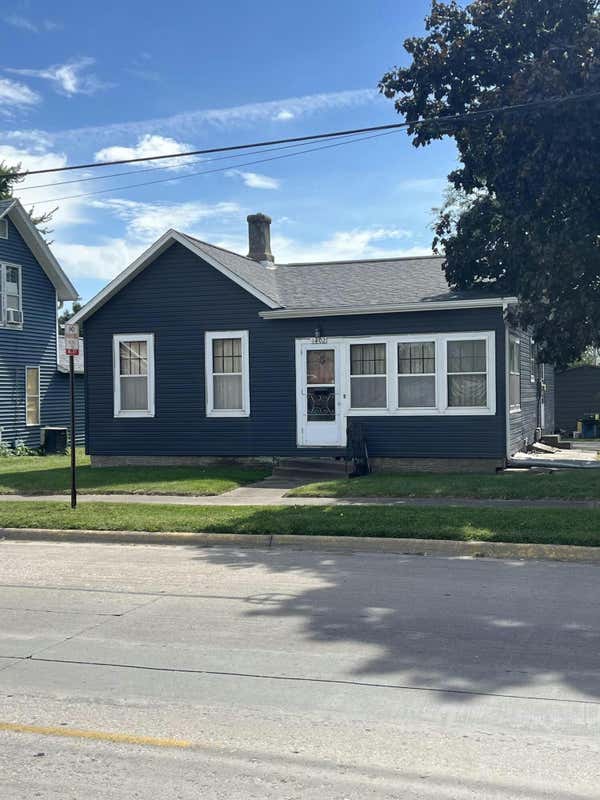 1402 E 5TH ST, MUSCATINE, IA 52761, photo 1 of 10