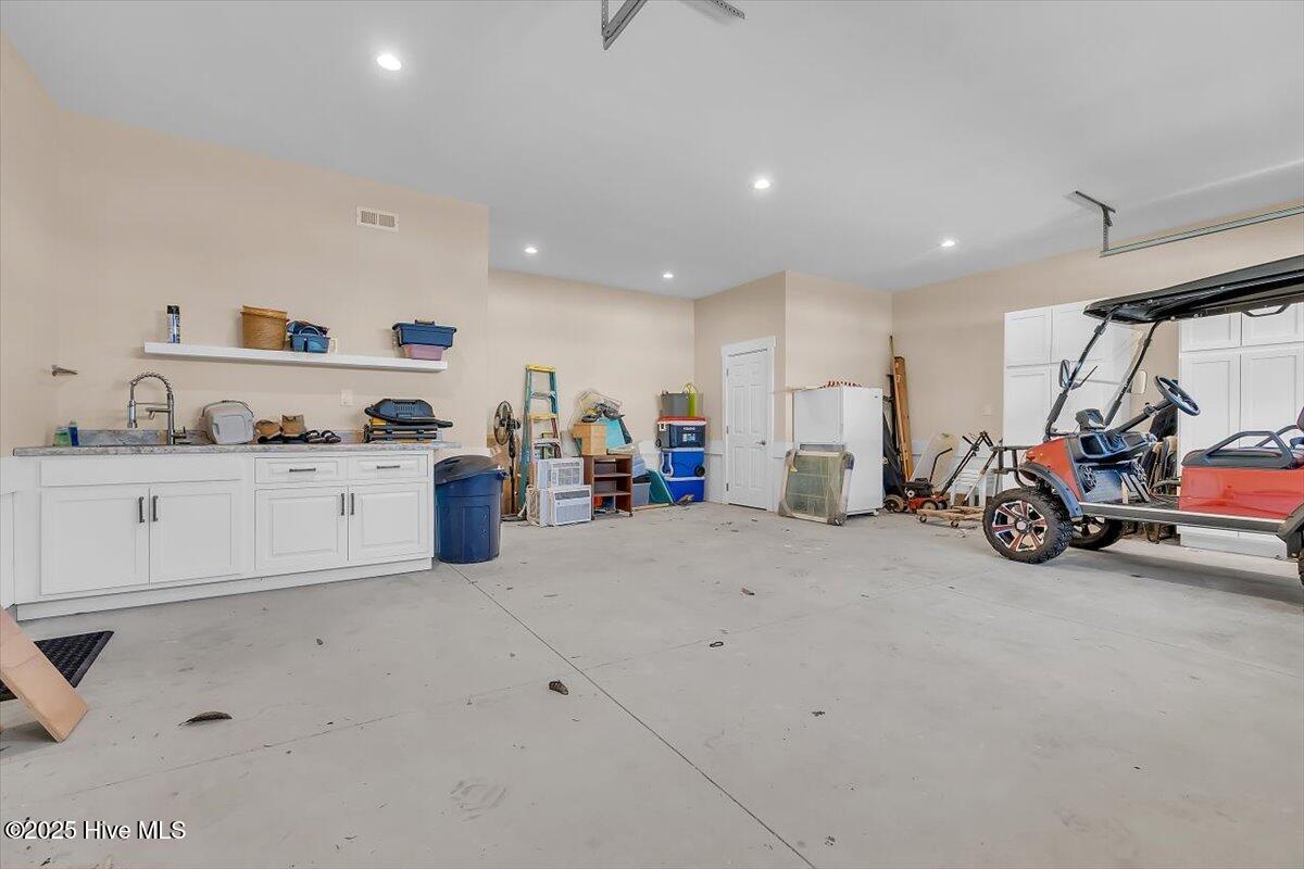 Morehead City, North Carolina, 28557, United States, ,4 BathroomsBathrooms,Residential,Active,1841298