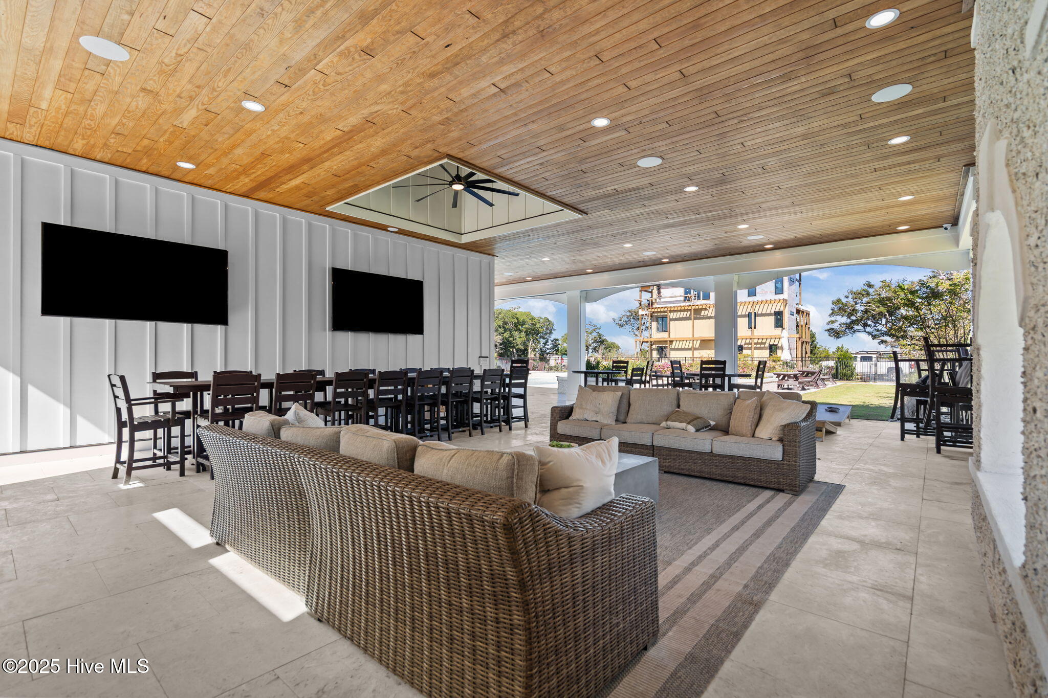 Surf City, North Carolina, 28445, United States, 6 Bedrooms Bedrooms, ,5 BathroomsBathrooms,Residential,Active,1951794