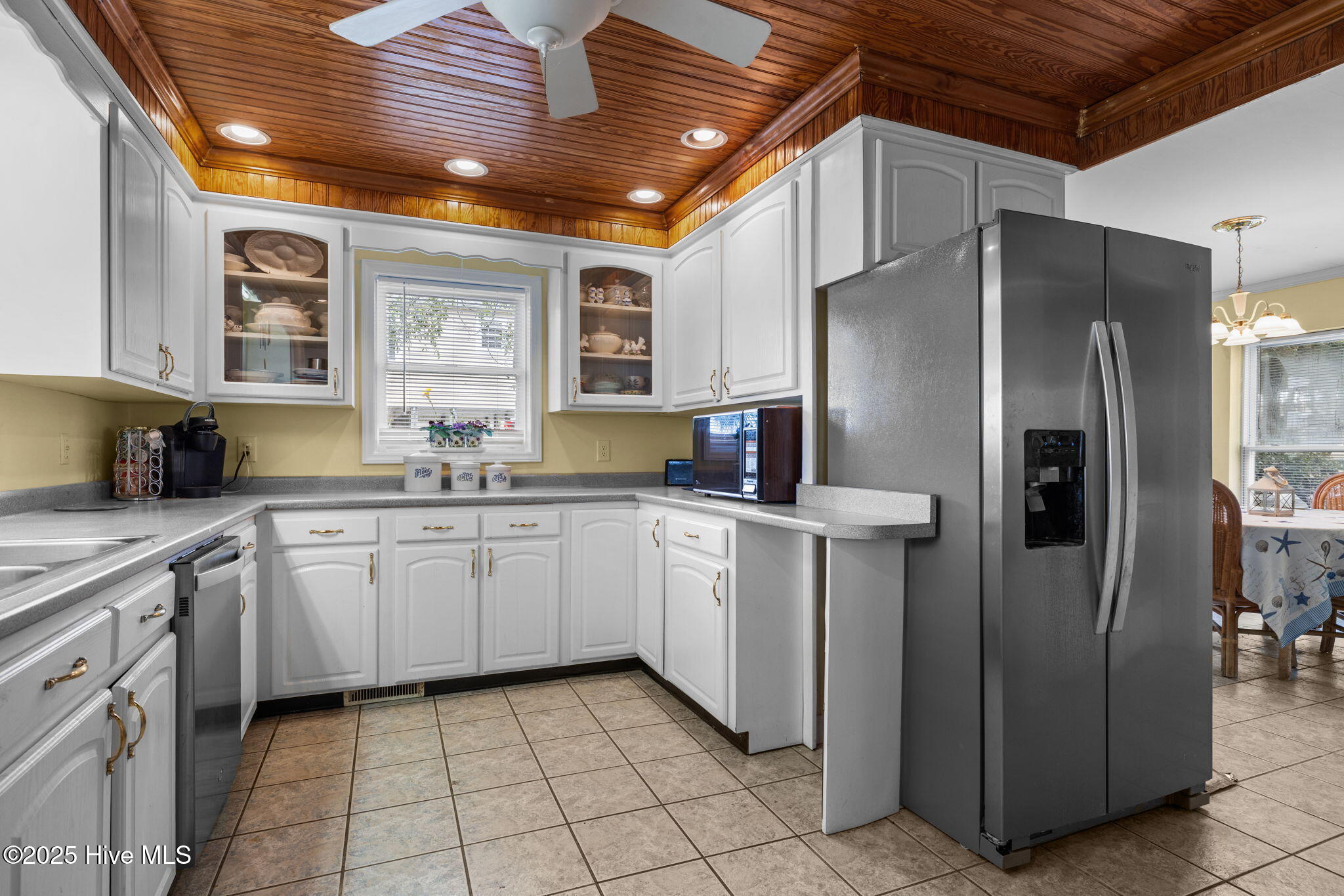 Atlantic Beach, North Carolina, 28512, United States, 3 Bedrooms Bedrooms, ,2 BathroomsBathrooms,Residential,Active,1914785