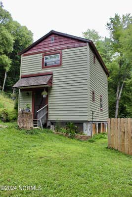 574 PINE CREEK RD, CULLOWHEE, NC 28723, photo 2 of 21