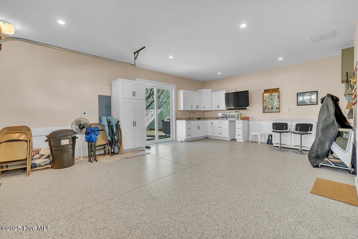 Morehead City, North Carolina, 28557, United States, ,4 BathroomsBathrooms,Residential,Active,1841298