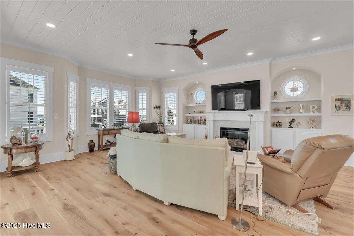 Morehead City, North Carolina, 28557, United States, ,4 BathroomsBathrooms,Residential,Active,1841298