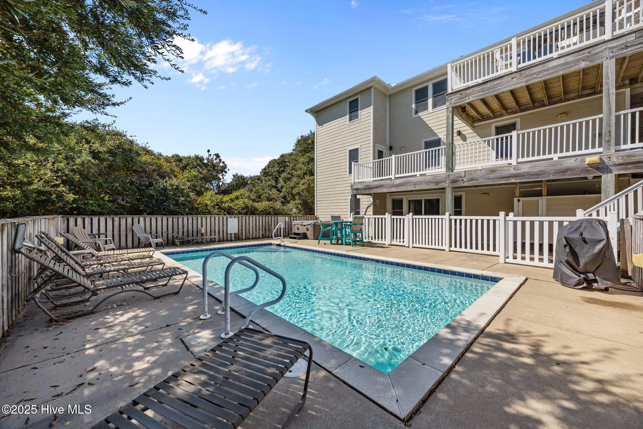Corolla, North Carolina, 27927, United States, 6 Bedrooms Bedrooms, ,6 BathroomsBathrooms,Residential,Pending,1945084