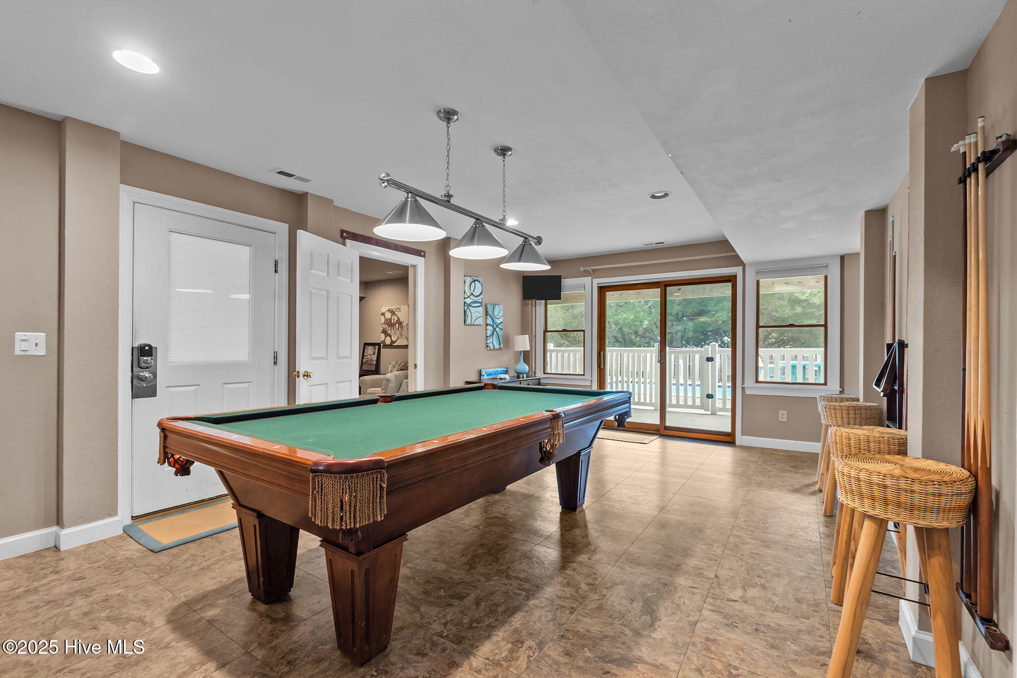 Corolla, North Carolina, 27927, United States, 6 Bedrooms Bedrooms, ,6 BathroomsBathrooms,Residential,Pending,1945084