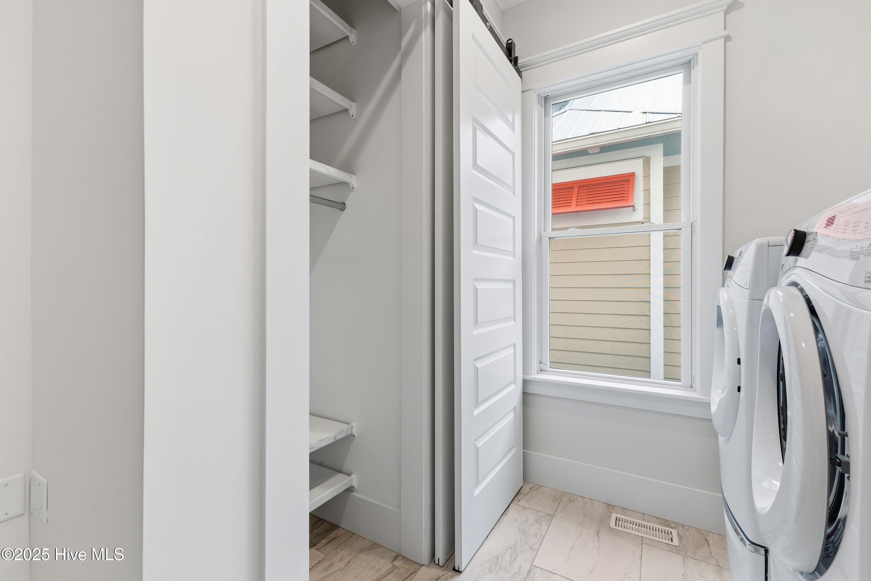 Carolina Beach, North Carolina, 28428, United States, 5 Bedrooms Bedrooms, ,4 BathroomsBathrooms,Residential,Active,1970929