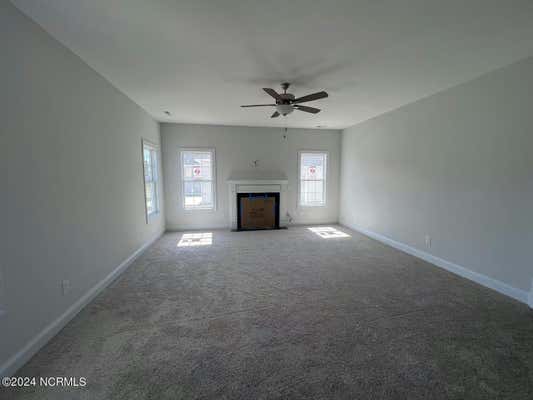 407 NANTUCKET TRL, SNEADS FERRY, NC 28460, photo 4 of 46