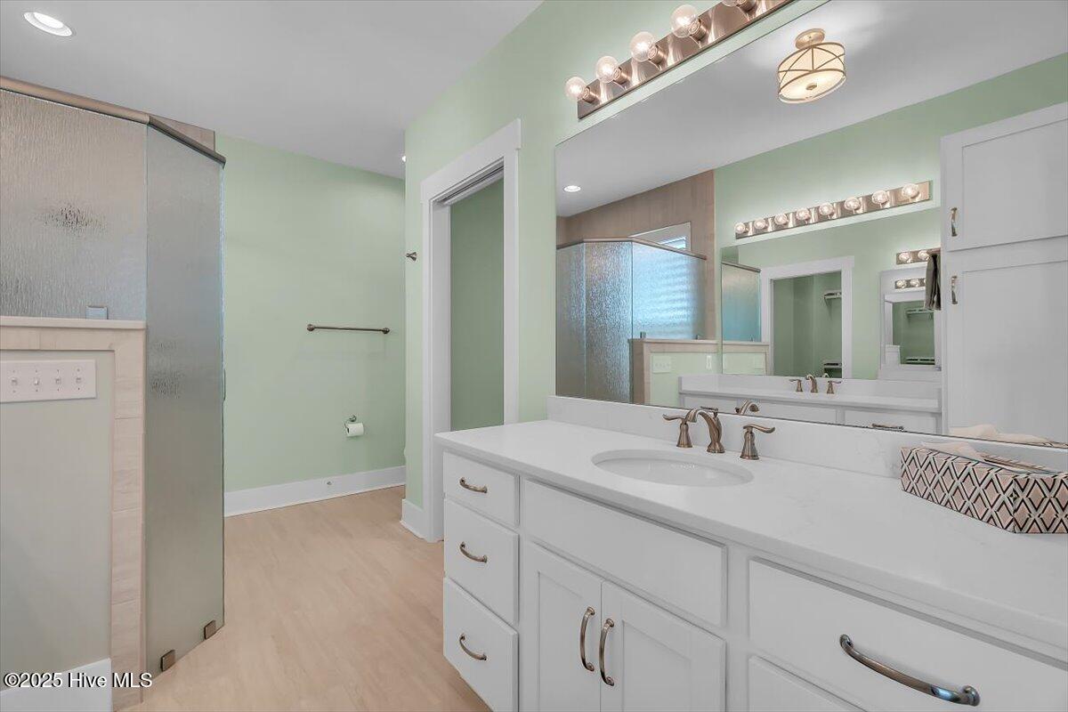 Morehead City, North Carolina, 28557, United States, ,4 BathroomsBathrooms,Residential,Active,1841298