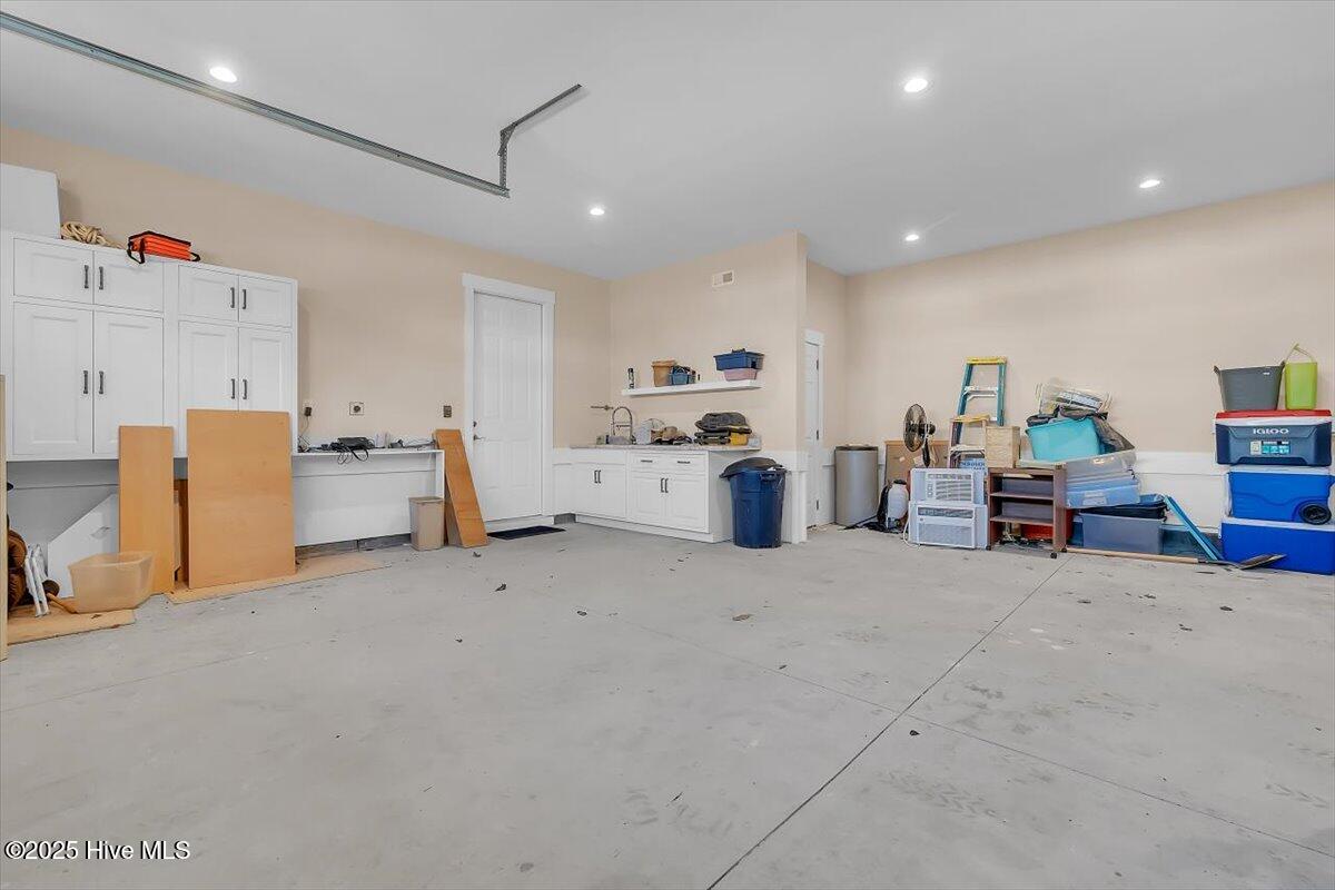 Morehead City, North Carolina, 28557, United States, ,4 BathroomsBathrooms,Residential,Active,1841298