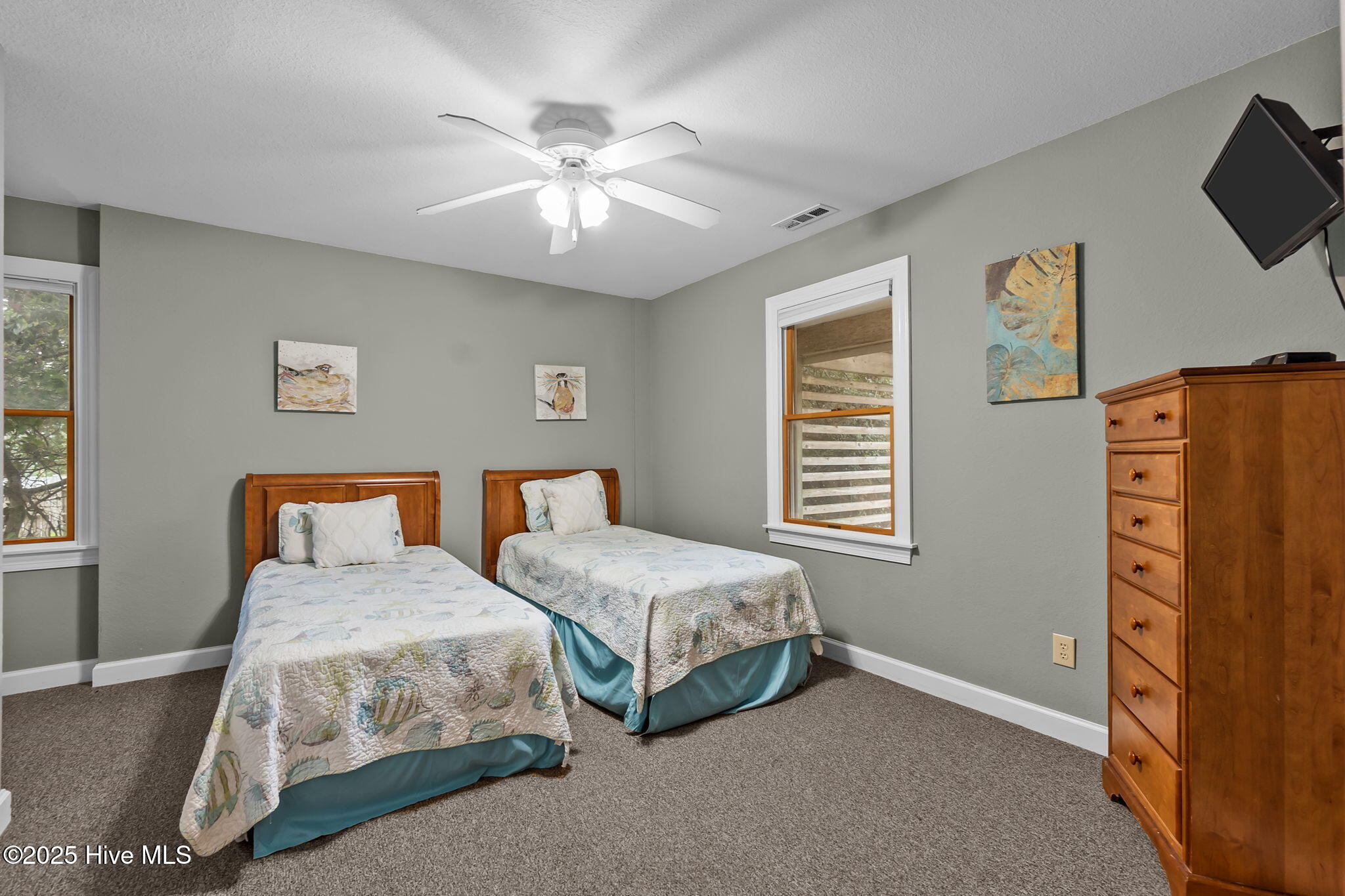 Corolla, North Carolina, 27927, United States, 6 Bedrooms Bedrooms, ,6 BathroomsBathrooms,Residential,Pending,1945084