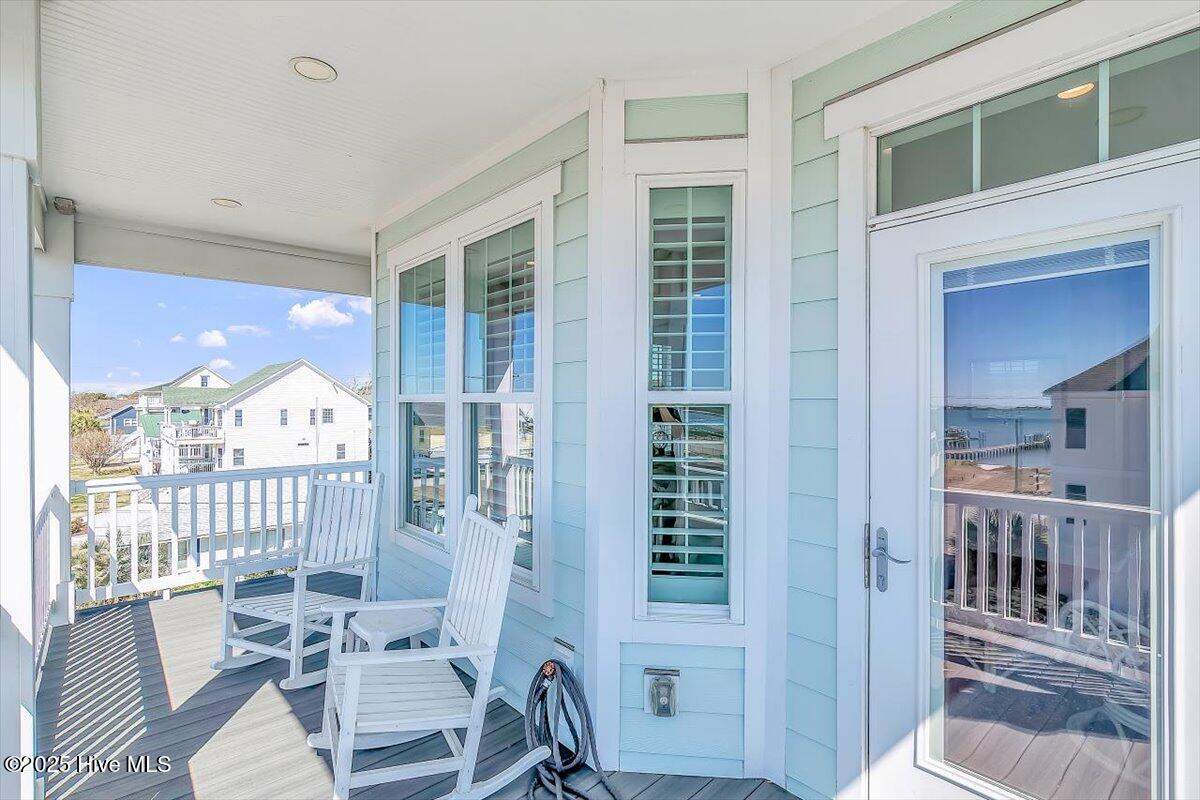 Morehead City, North Carolina, 28557, United States, ,4 BathroomsBathrooms,Residential,Active,1841298