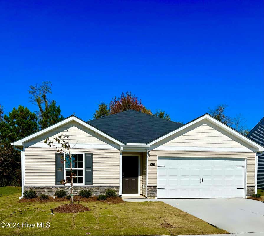 1423 N WILSHIRE CT, KINSTON, NC 28504, photo 1 of 32