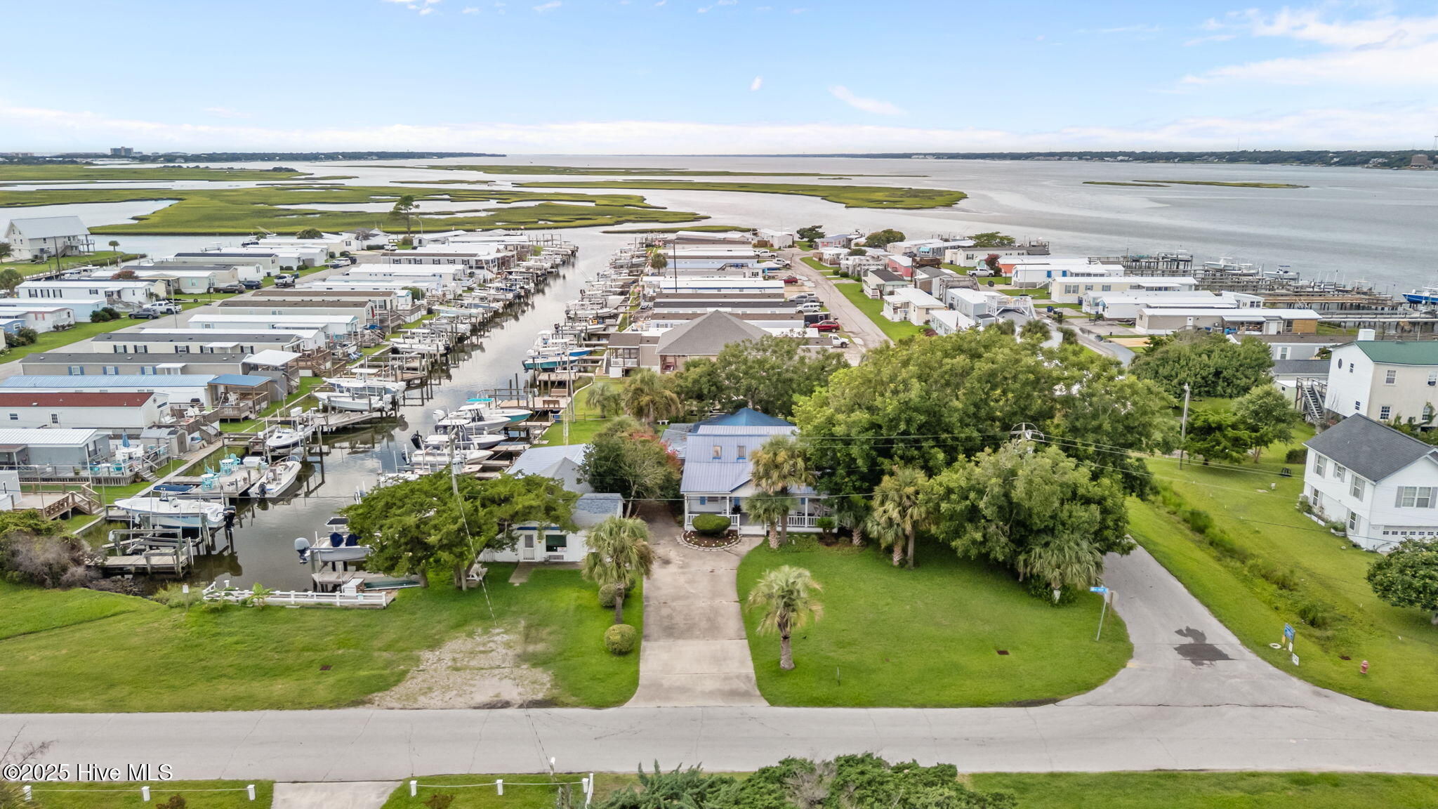 Atlantic Beach, North Carolina, 28512, United States, 3 Bedrooms Bedrooms, ,2 BathroomsBathrooms,Residential,Active,1914785