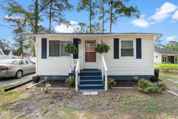 713 W 11TH ST, SOUTHPORT, NC 28461 - Image 1