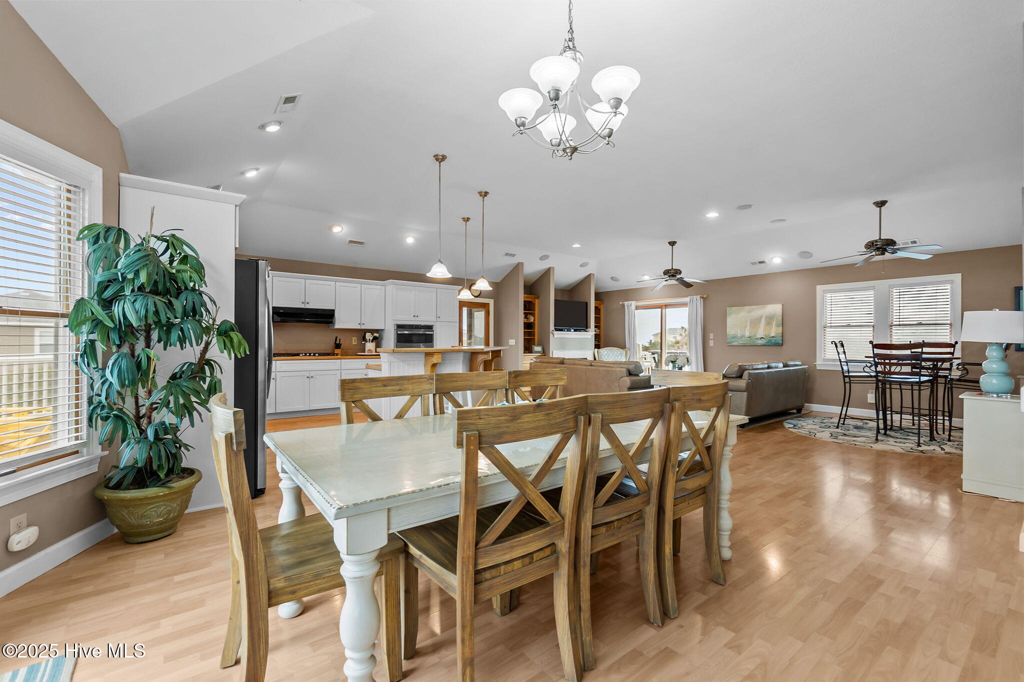 Corolla, North Carolina, 27927, United States, 6 Bedrooms Bedrooms, ,6 BathroomsBathrooms,Residential,Pending,1945084