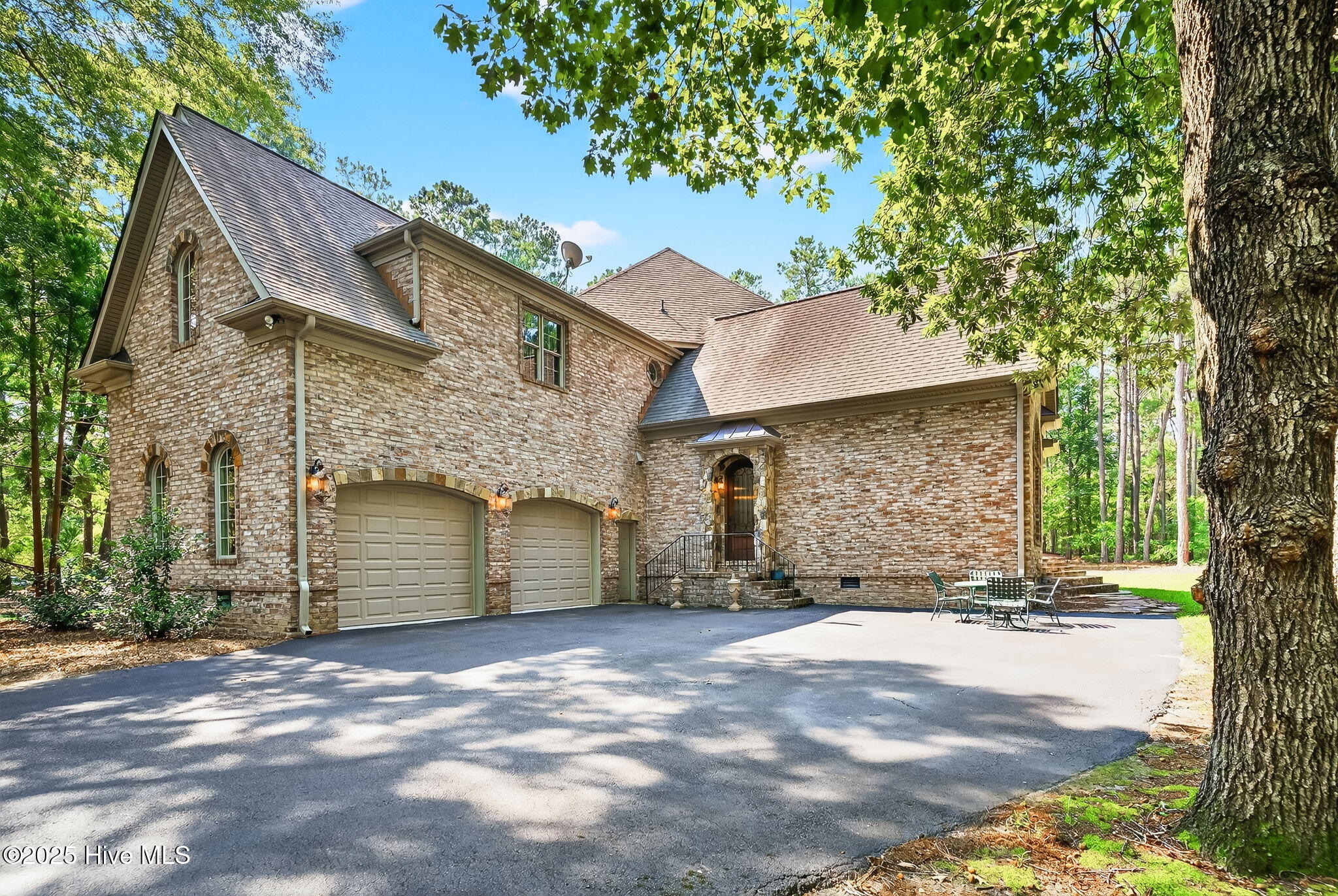 Goldsboro, North Carolina, 27534, United States, 4 Bedrooms Bedrooms, ,5 BathroomsBathrooms,Residential,Active,1877860