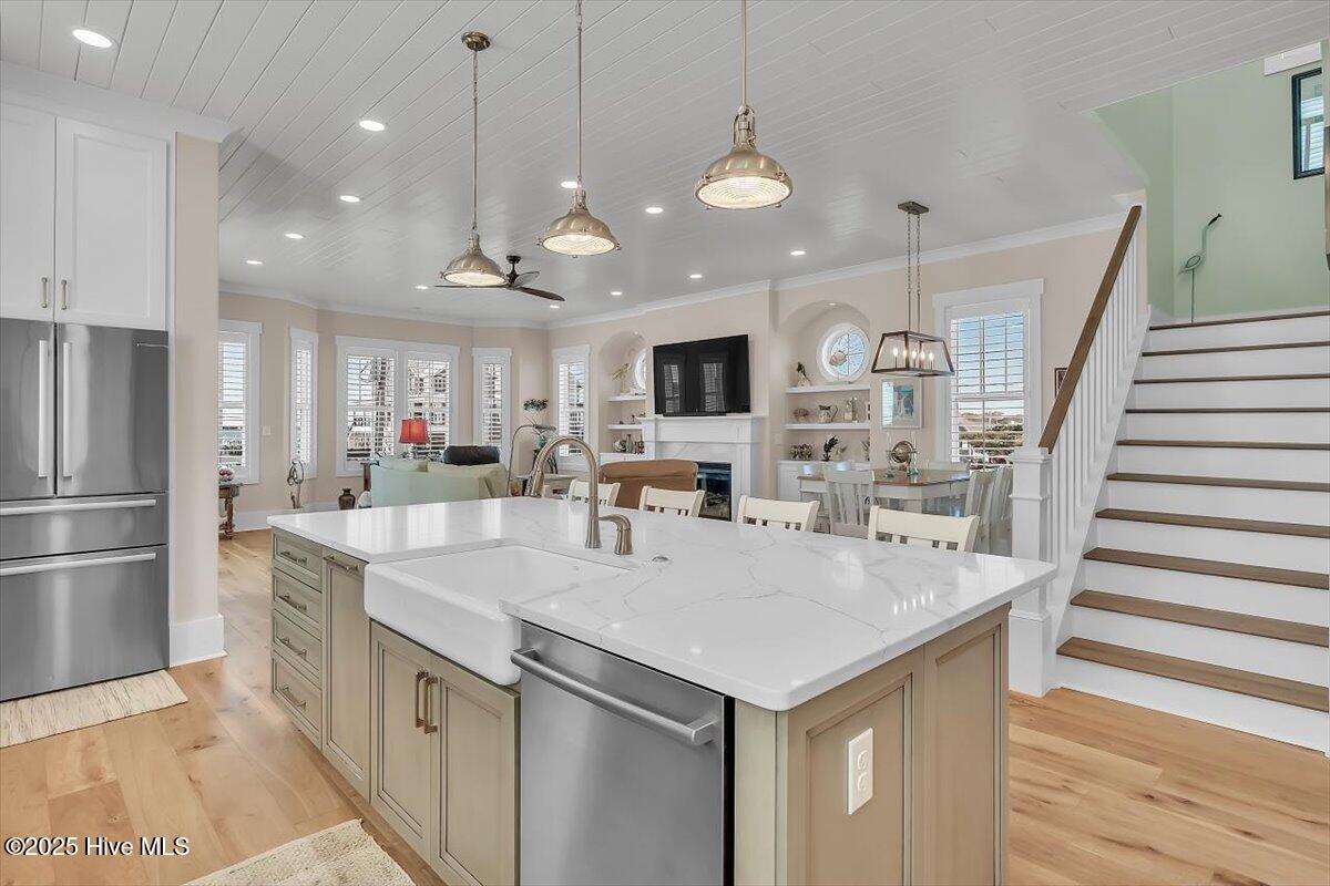 Morehead City, North Carolina, 28557, United States, ,4 BathroomsBathrooms,Residential,Active,1841298