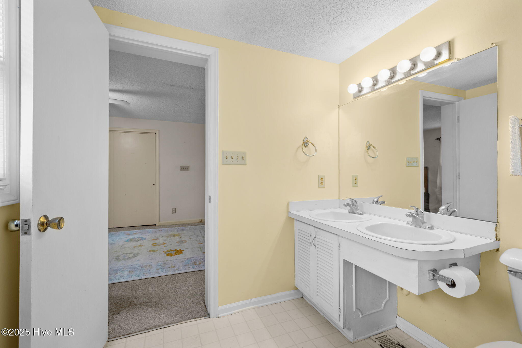 Atlantic Beach, North Carolina, 28512, United States, 3 Bedrooms Bedrooms, ,2 BathroomsBathrooms,Residential,Active,1914785