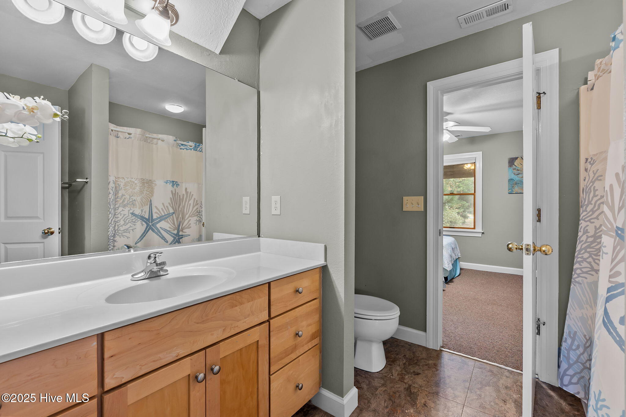 Corolla, North Carolina, 27927, United States, 6 Bedrooms Bedrooms, ,6 BathroomsBathrooms,Residential,Pending,1945084