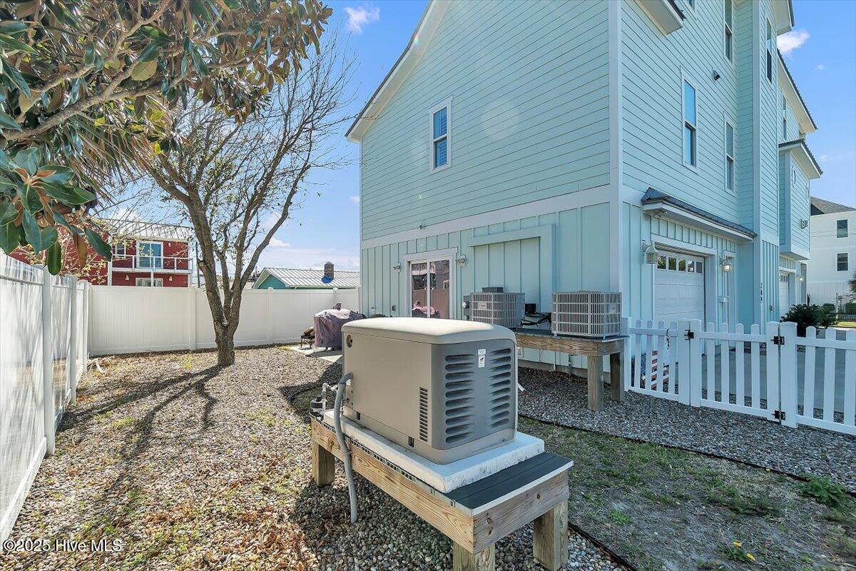 Morehead City, North Carolina, 28557, United States, ,4 BathroomsBathrooms,Residential,Active,1841298