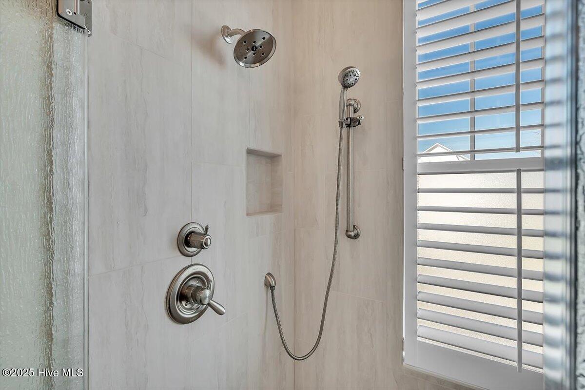 Morehead City, North Carolina, 28557, United States, ,4 BathroomsBathrooms,Residential,Active,1841298