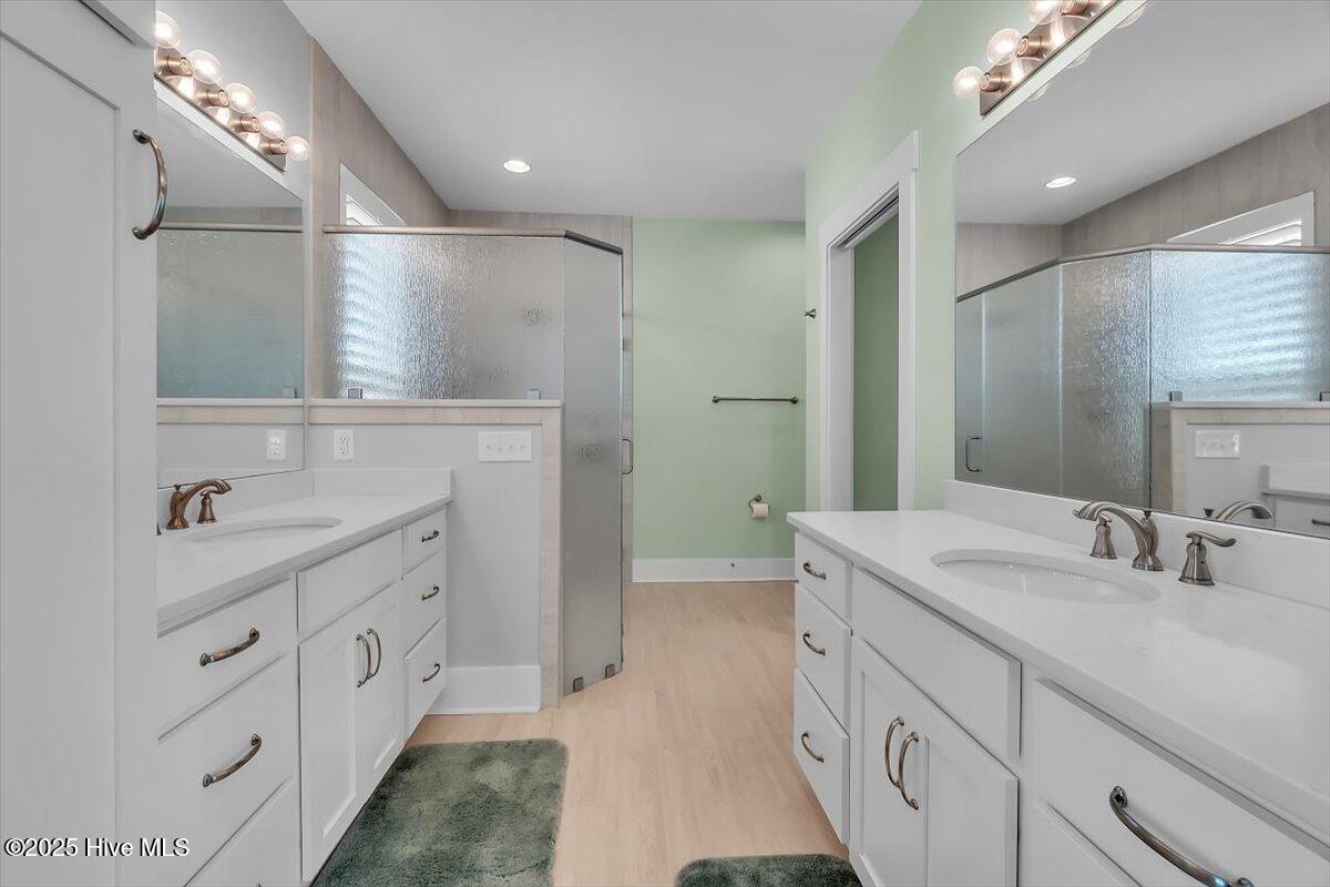 Morehead City, North Carolina, 28557, United States, ,4 BathroomsBathrooms,Residential,Active,1841298