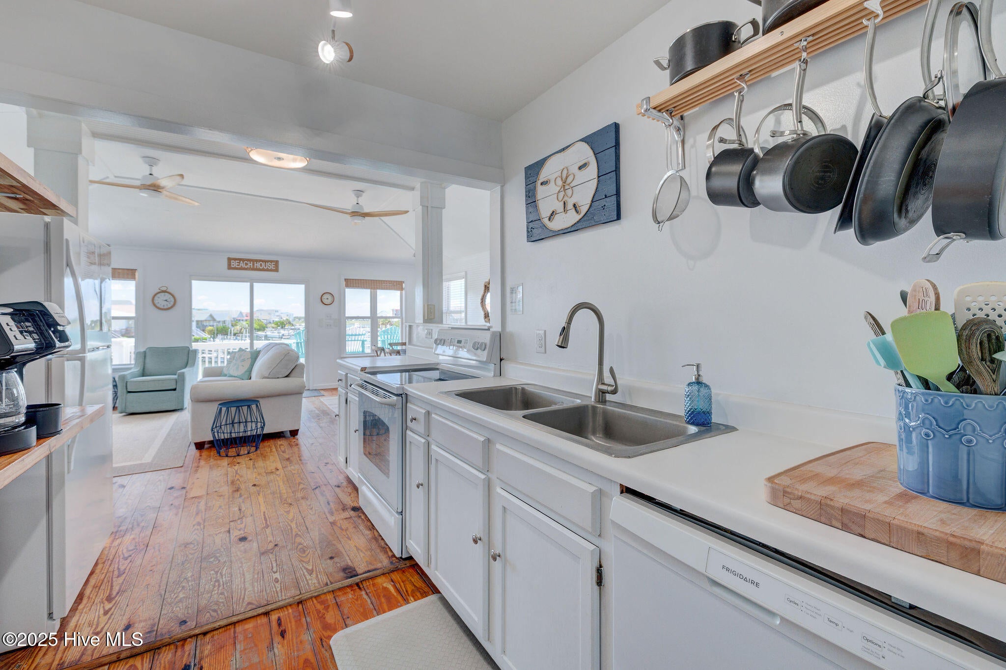 Topsail Beach, North Carolina, 28445, United States, 3 Bedrooms Bedrooms, ,3 BathroomsBathrooms,Residential,Active,1831787