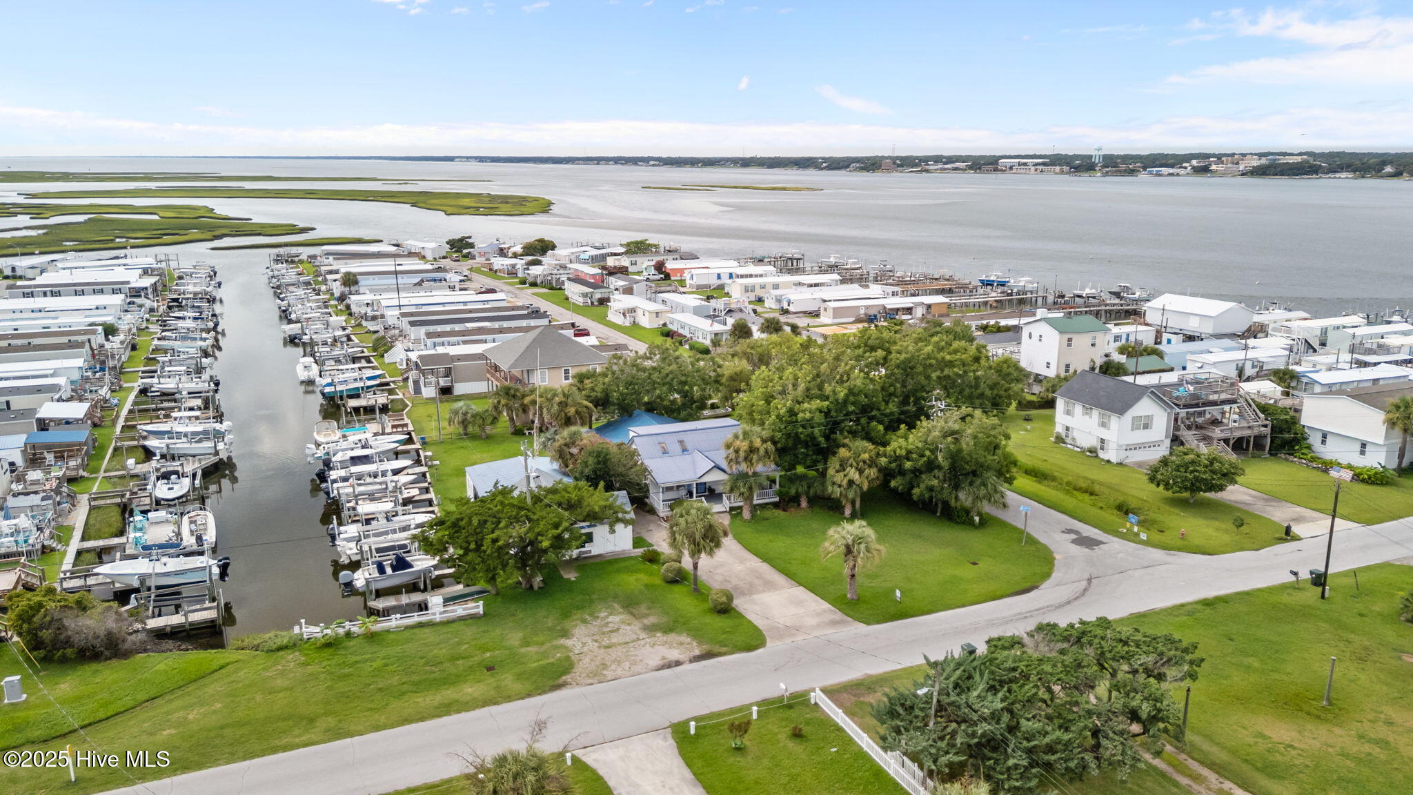 Atlantic Beach, North Carolina, 28512, United States, 3 Bedrooms Bedrooms, ,2 BathroomsBathrooms,Residential,Active,1914785