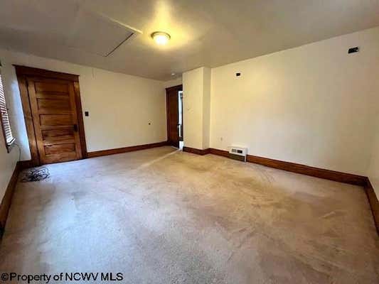 519 CLARK ST, MORGANTOWN, WV 26501, photo 4 of 18