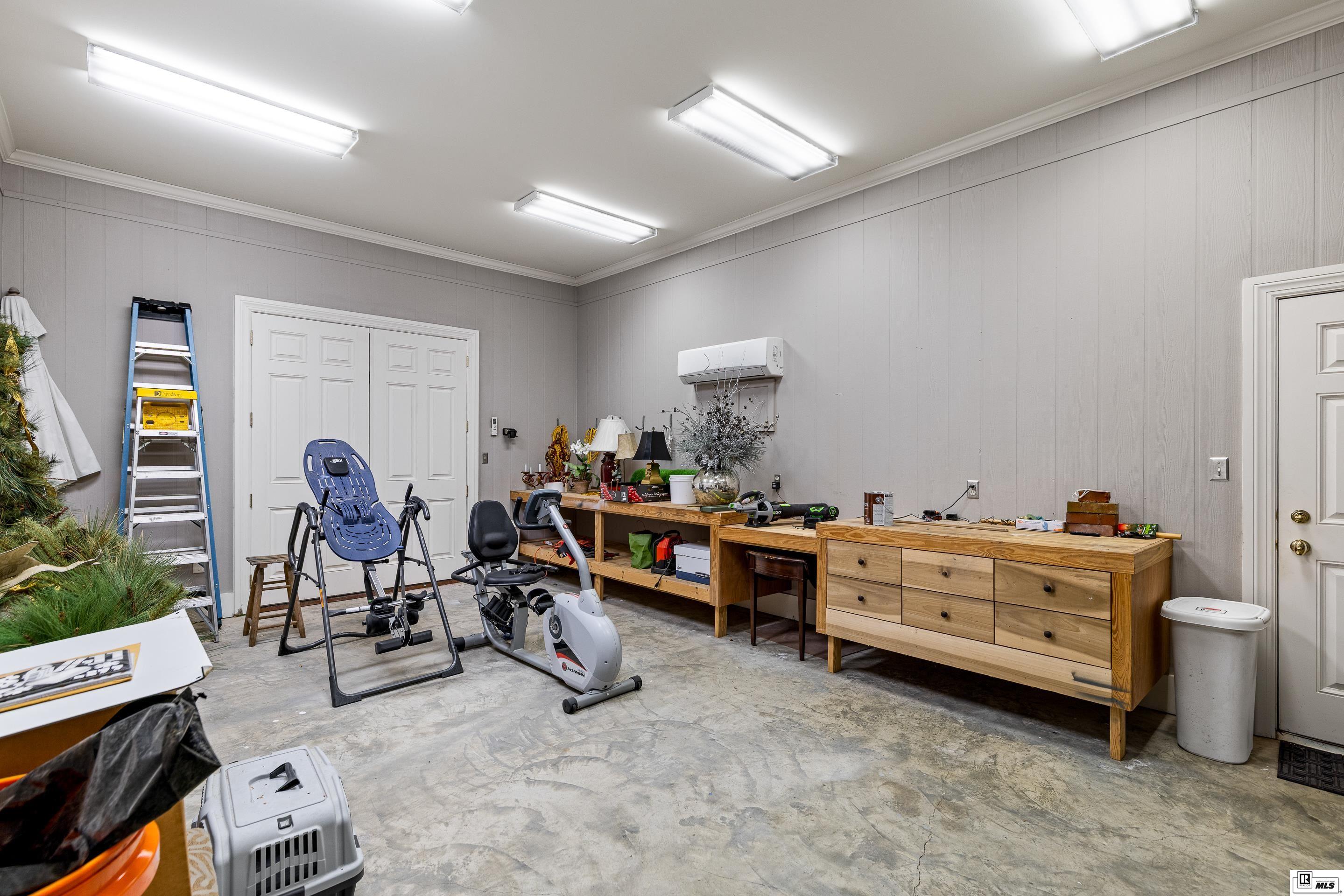 2900 Pargoud Blvd, Monroe, LA, 71201, USA, 3 Bedrooms Bedrooms, ,4 BathroomsBathrooms,Residential,Pending,2900 Pargoud Blvd,219569