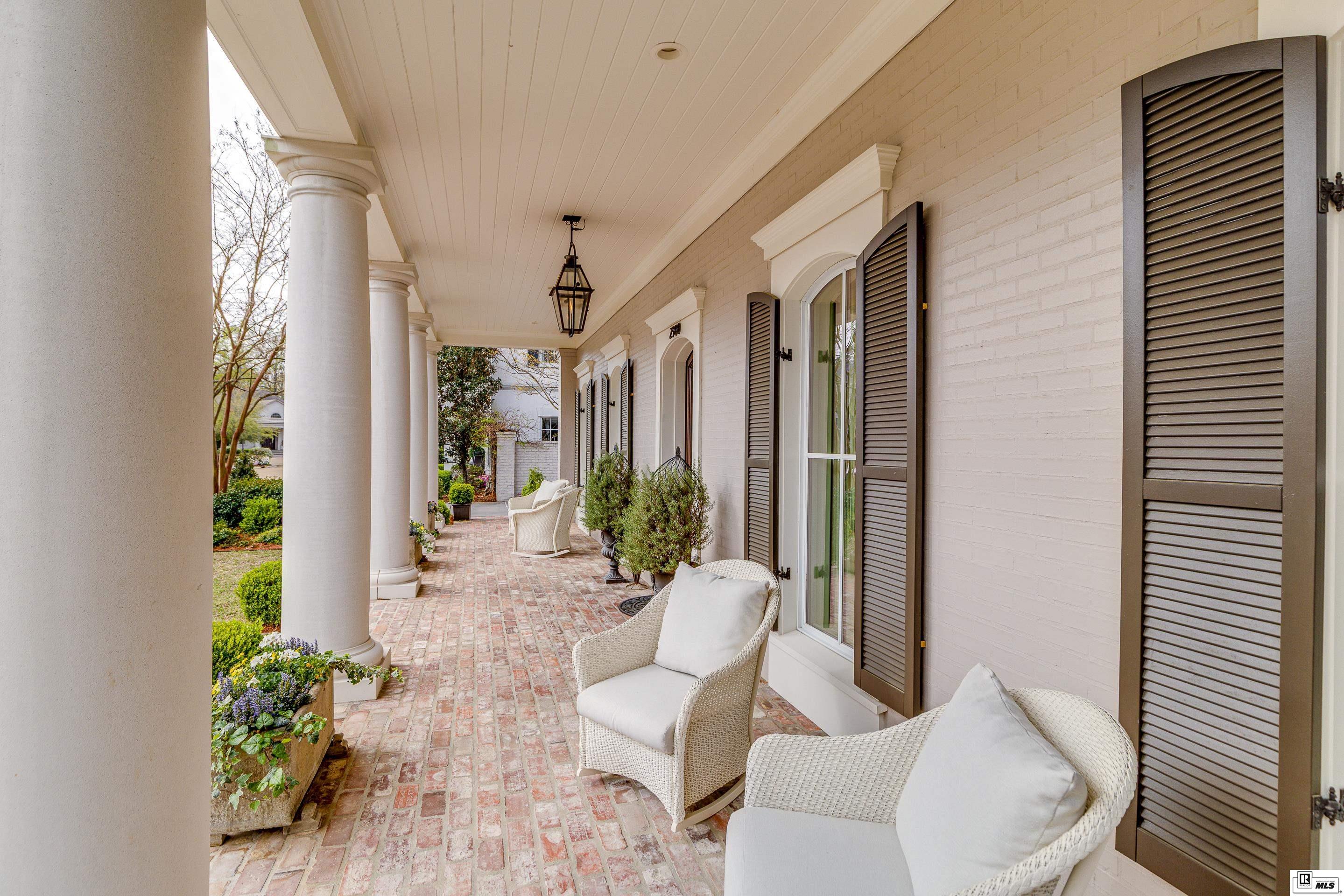 2900 Pargoud Blvd, Monroe, LA, 71201, USA, 3 Bedrooms Bedrooms, ,4 BathroomsBathrooms,Residential,Pending,2900 Pargoud Blvd,219569