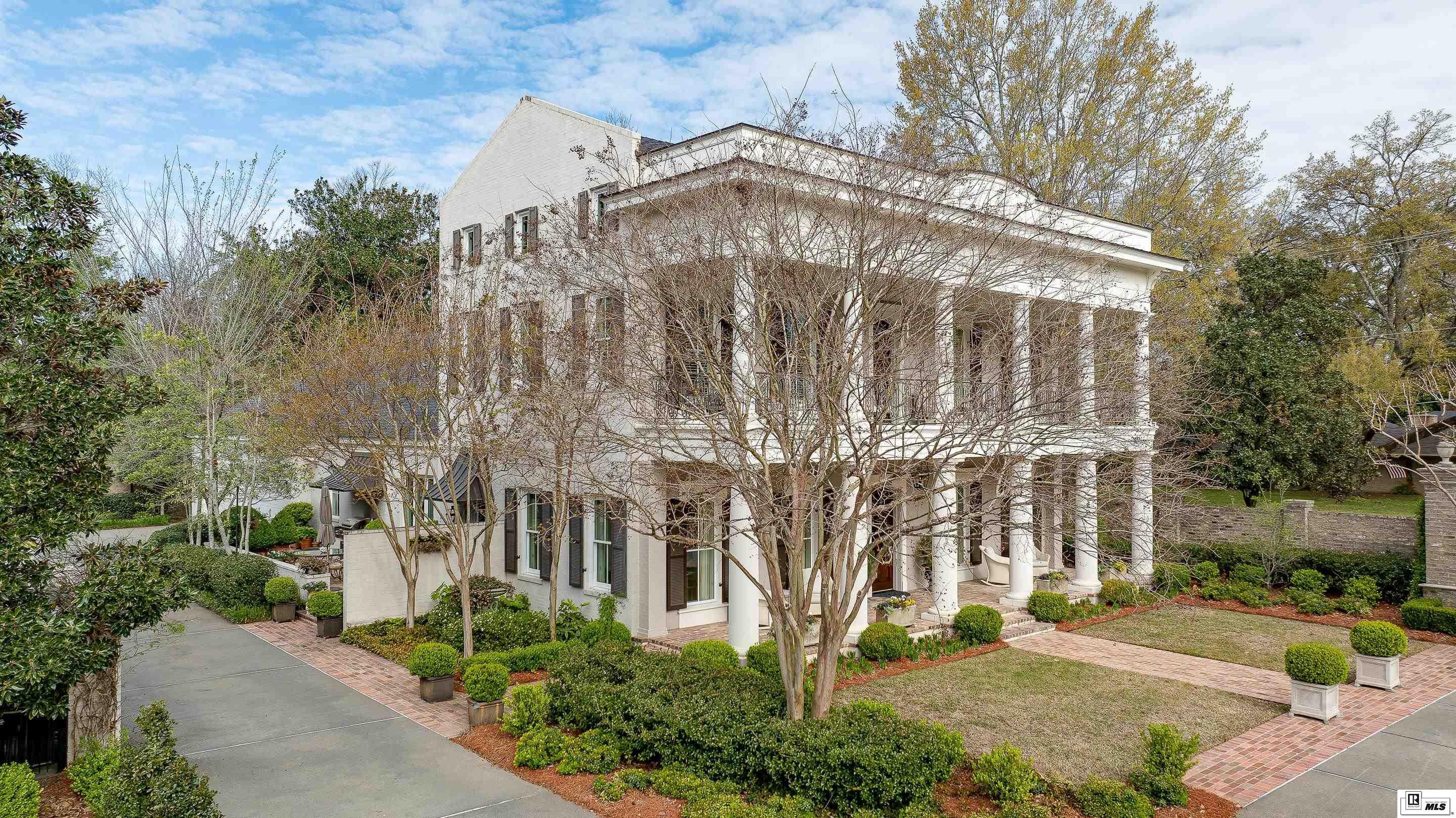 2900 Pargoud Blvd, Monroe, LA, 71201, USA, 3 Bedrooms Bedrooms, ,4 BathroomsBathrooms,Residential,Pending,2900 Pargoud Blvd,219569