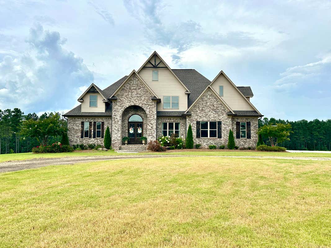 236 ROAD 1400, MOOREVILLE, MS 38857 RE/MAX