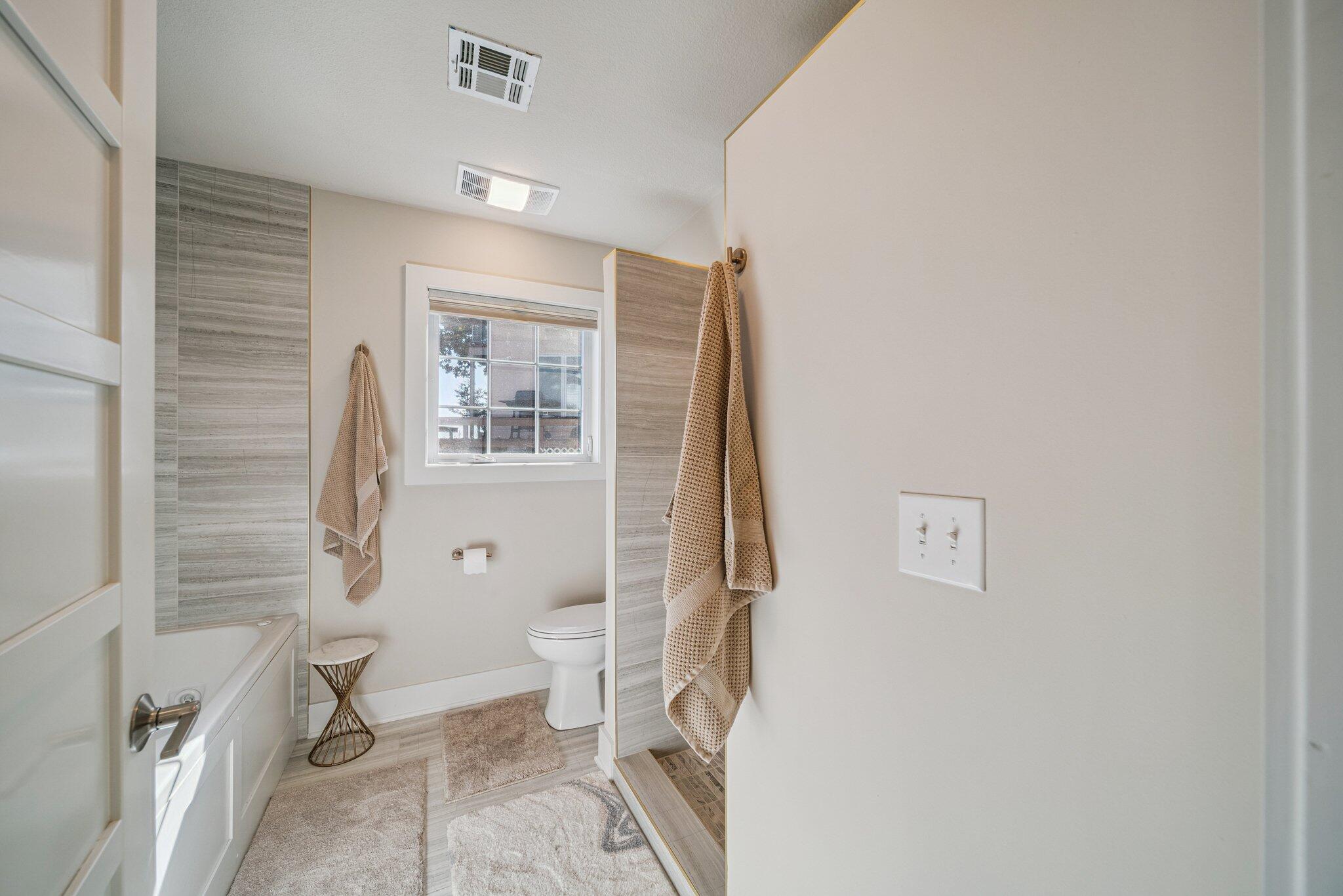 Afton, Oklahoma, 74331, United States, 3 Bedrooms Bedrooms, ,4 BathroomsBathrooms,Residential,Active,1993969