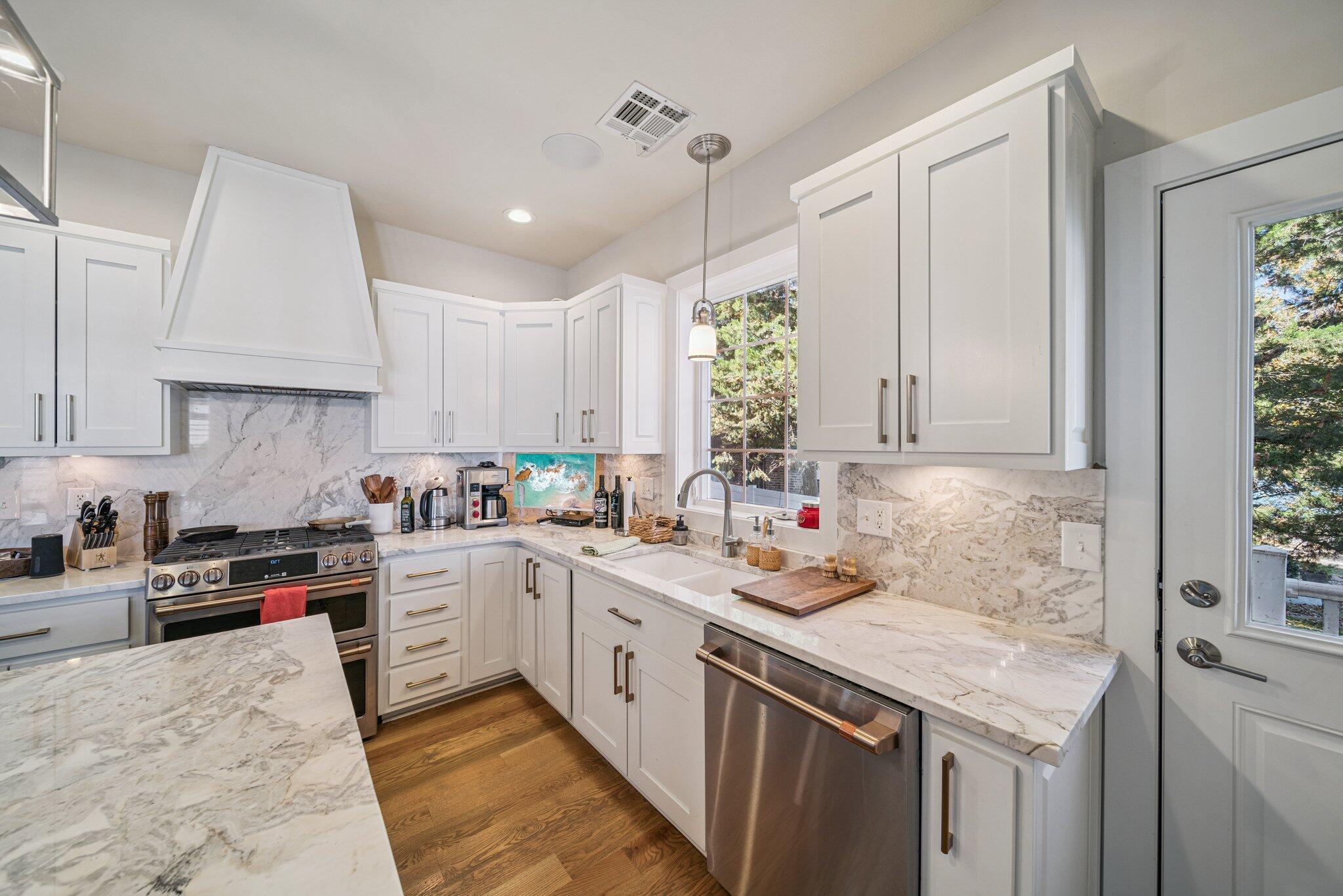 Afton, Oklahoma, 74331, United States, 3 Bedrooms Bedrooms, ,4 BathroomsBathrooms,Residential,Active,1993969