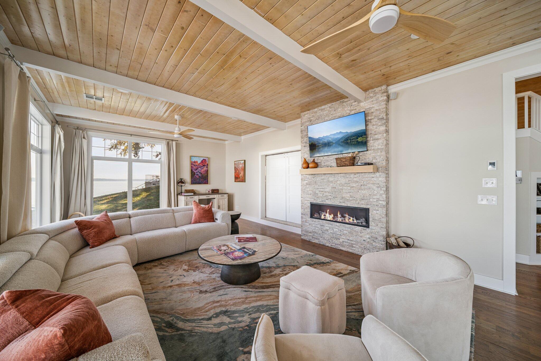 Afton, Oklahoma, 74331, United States, 3 Bedrooms Bedrooms, ,4 BathroomsBathrooms,Residential,Active,1993969