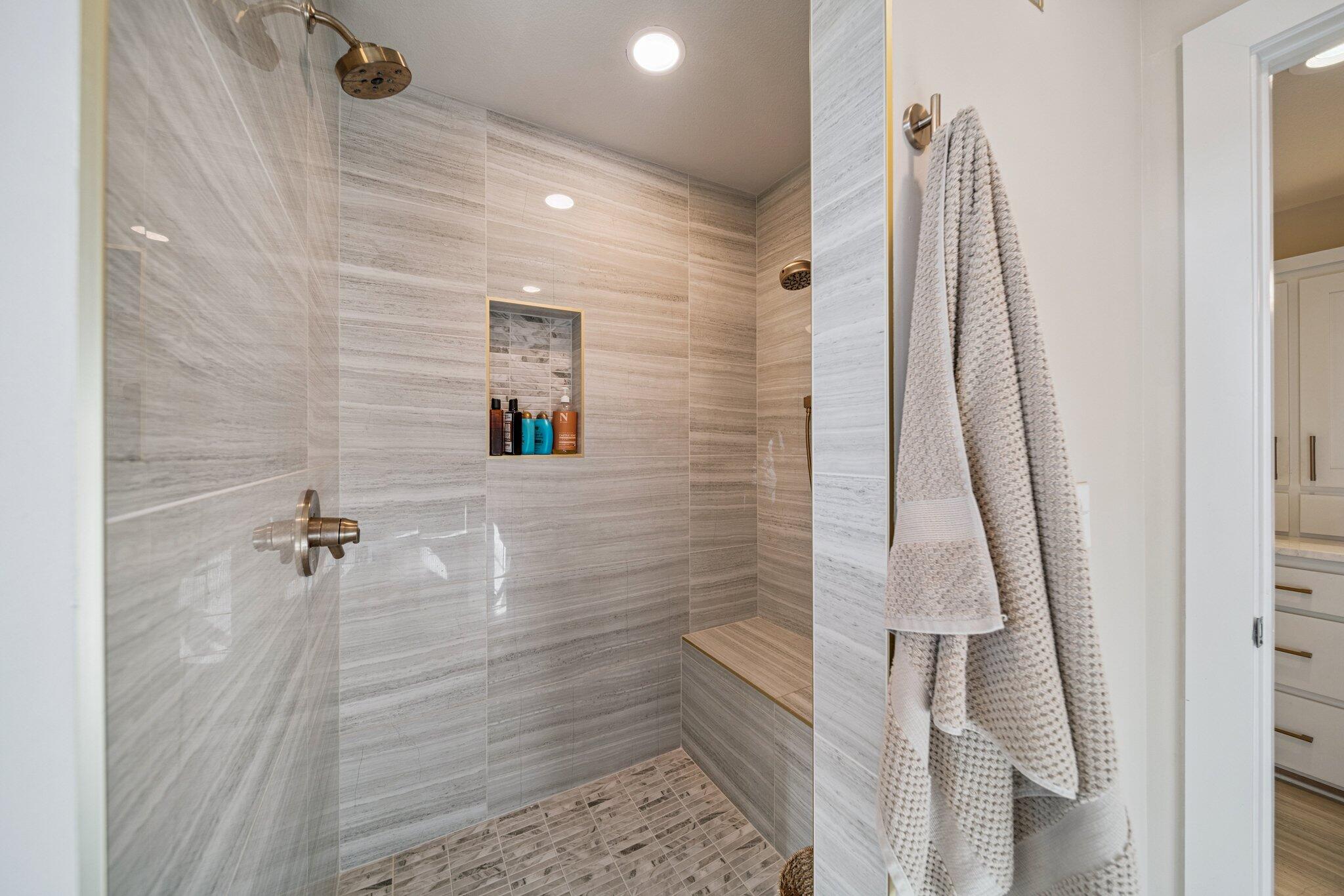 Afton, Oklahoma, 74331, United States, 3 Bedrooms Bedrooms, ,4 BathroomsBathrooms,Residential,Active,1993969