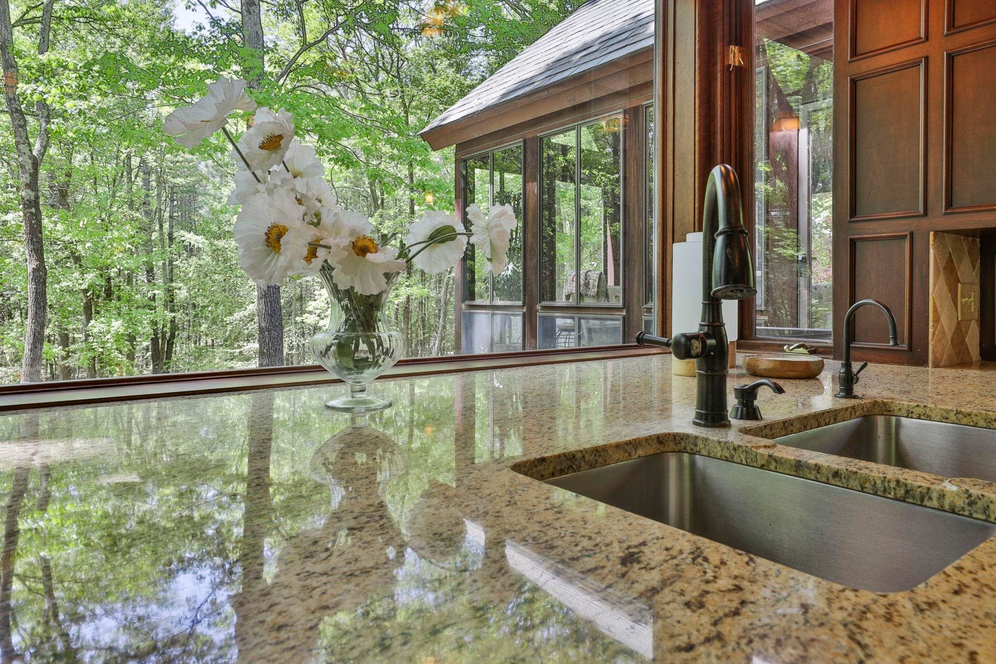 Wilton, New Hampshire, 03086, United States, 5 Bedrooms Bedrooms, ,4 BathroomsBathrooms,Residential,Active,2052126