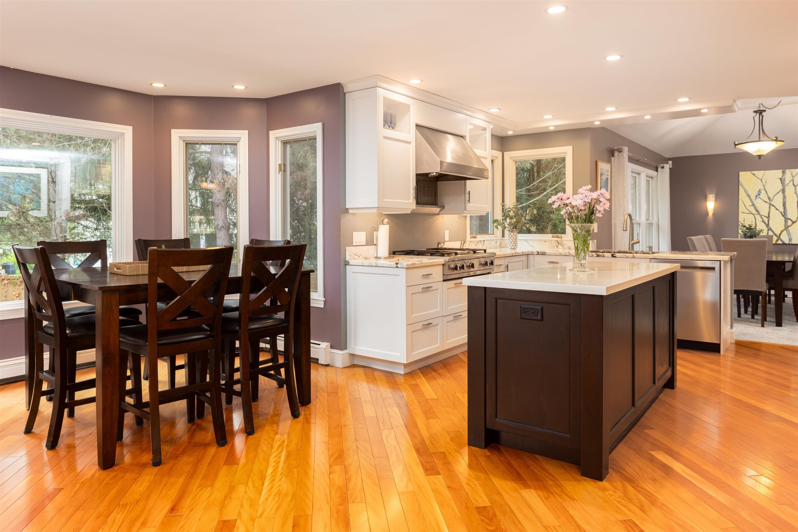 Shelburne, Vermont, 05482, United States, 3 Bedrooms Bedrooms, ,4 BathroomsBathrooms,Residential,Active,1962170