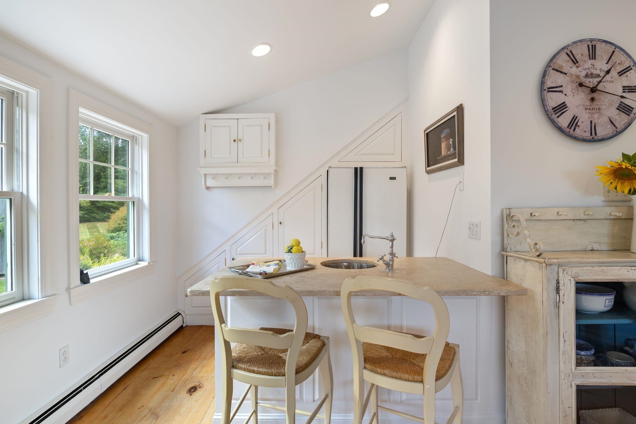 Hampton Falls, New Hampshire, 03844, United States, 4 Bedrooms Bedrooms, ,4 BathroomsBathrooms,Residential,Pending,2006809