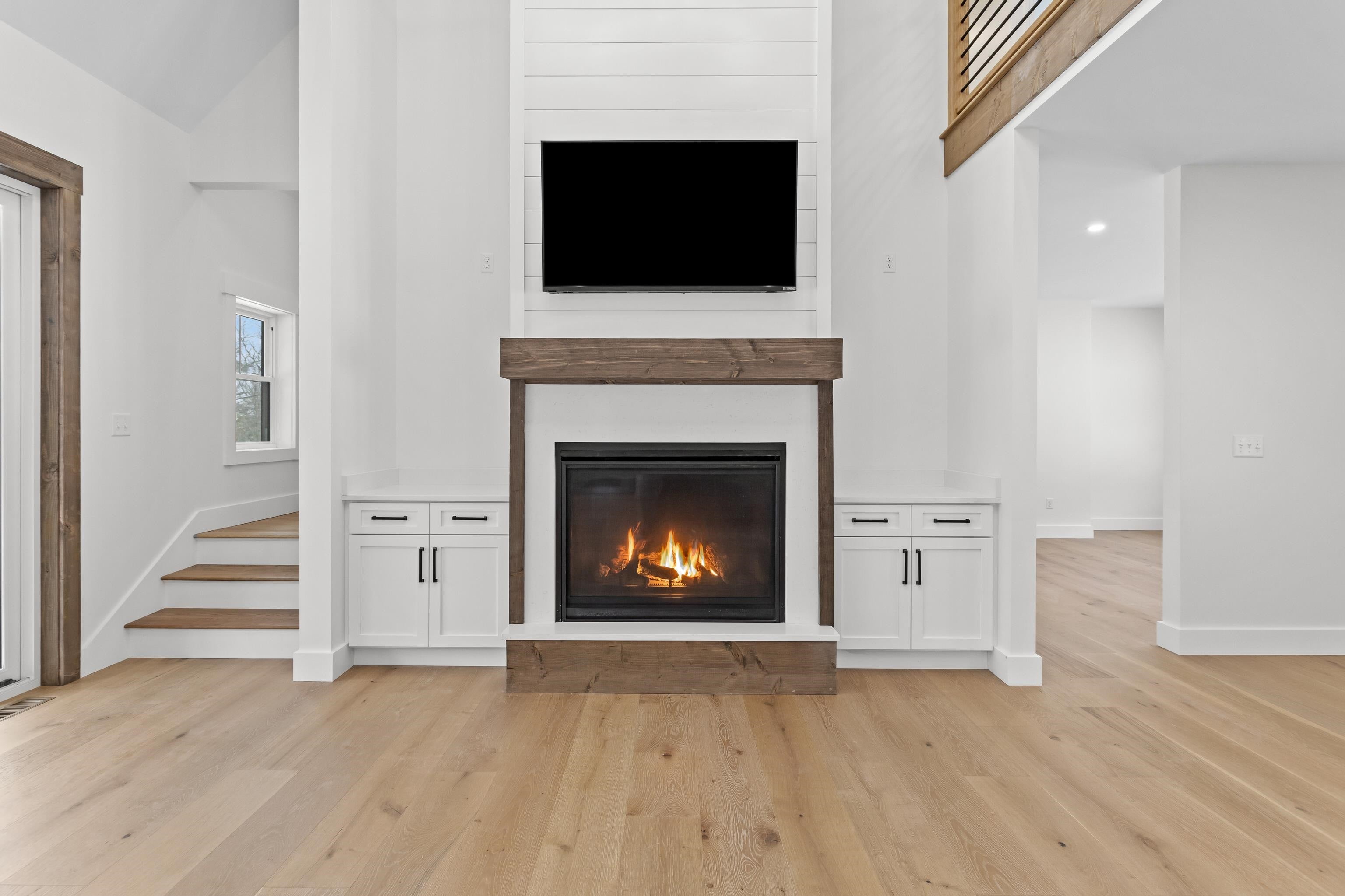 New Boston, New Hampshire, 03070, United States, 5 Bedrooms Bedrooms, ,3 BathroomsBathrooms,Residential,Active,2008344