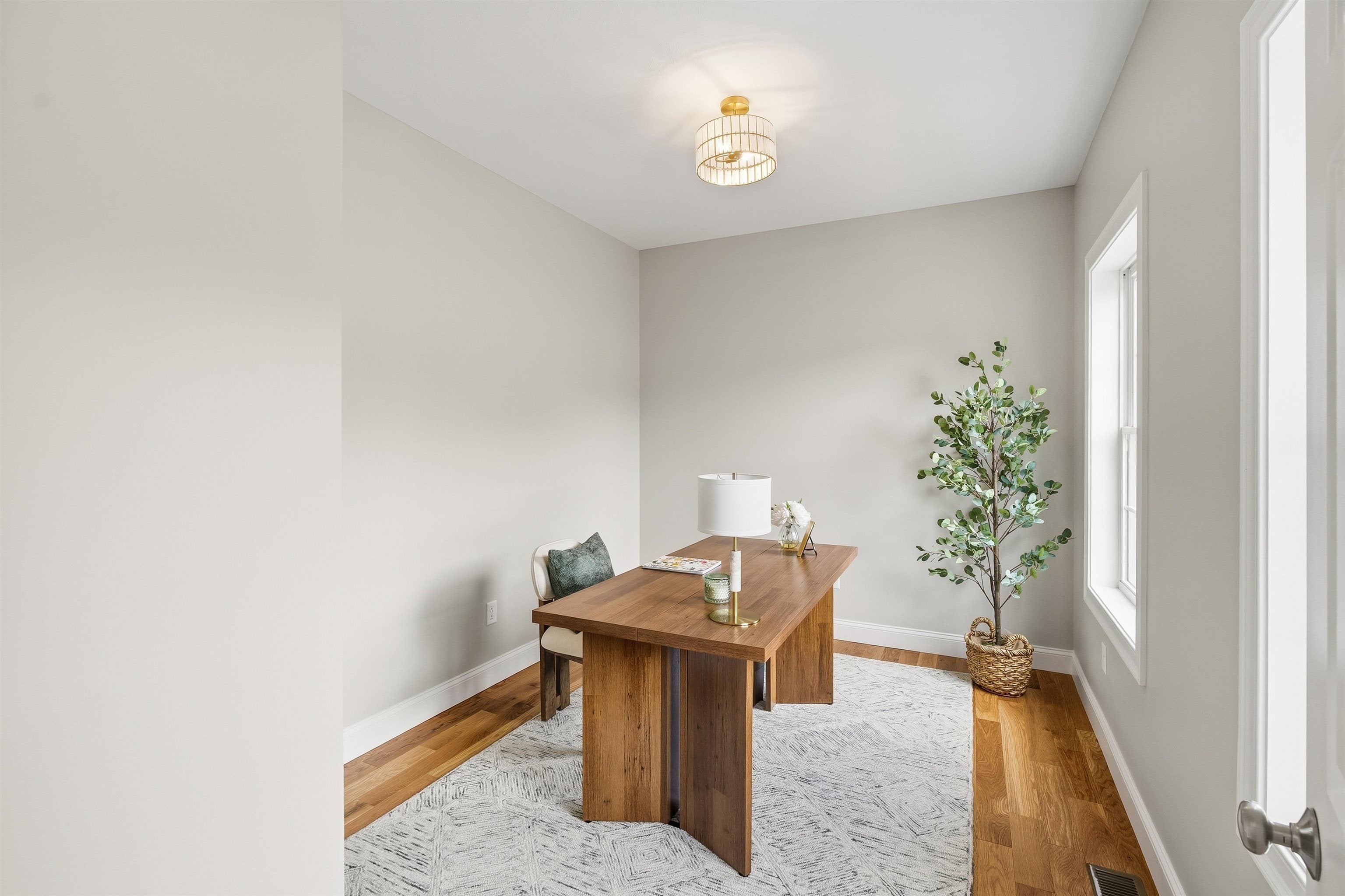 Derry, New Hampshire, 03038, United States, 4 Bedrooms Bedrooms, ,3 BathroomsBathrooms,Residential,Active,1992291