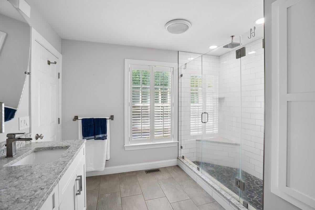 Bedford, New Hampshire, 03110, United States, 5 Bedrooms Bedrooms, ,6 BathroomsBathrooms,Residential,Pending,2051967
