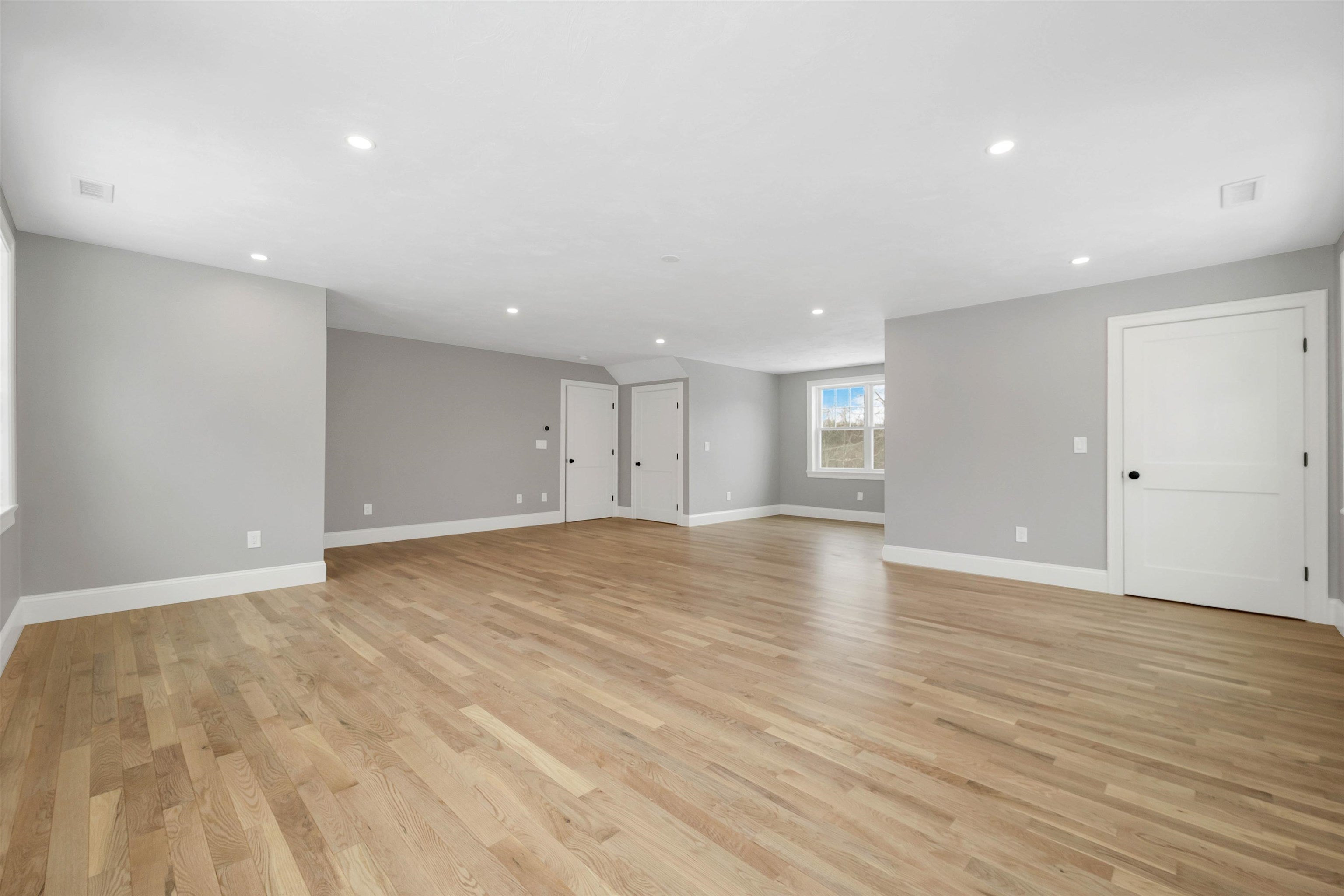 Meredith, New Hampshire, 03253, United States, 4 Bedrooms Bedrooms, ,5 BathroomsBathrooms,Residential,Active,1970998