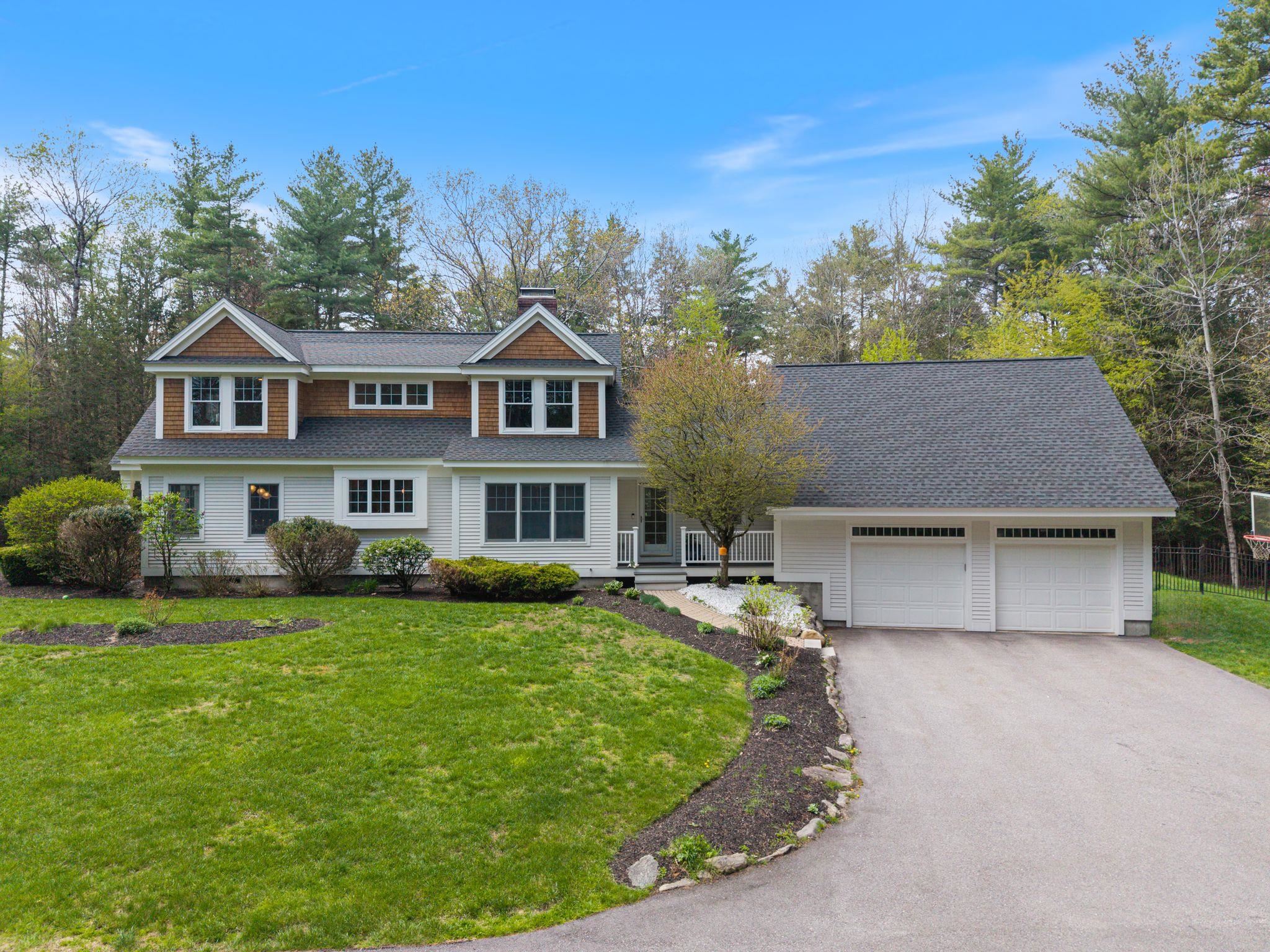 Stratham, New Hampshire, 03885, United States, 4 Bedrooms Bedrooms, ,4 BathroomsBathrooms,Residential,Active,2045550