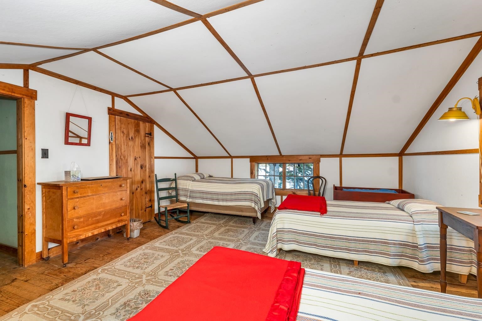 Holderness, New Hampshire, 03245, United States, 4 Bedrooms Bedrooms, ,4 BathroomsBathrooms,Residential,Active,1945064