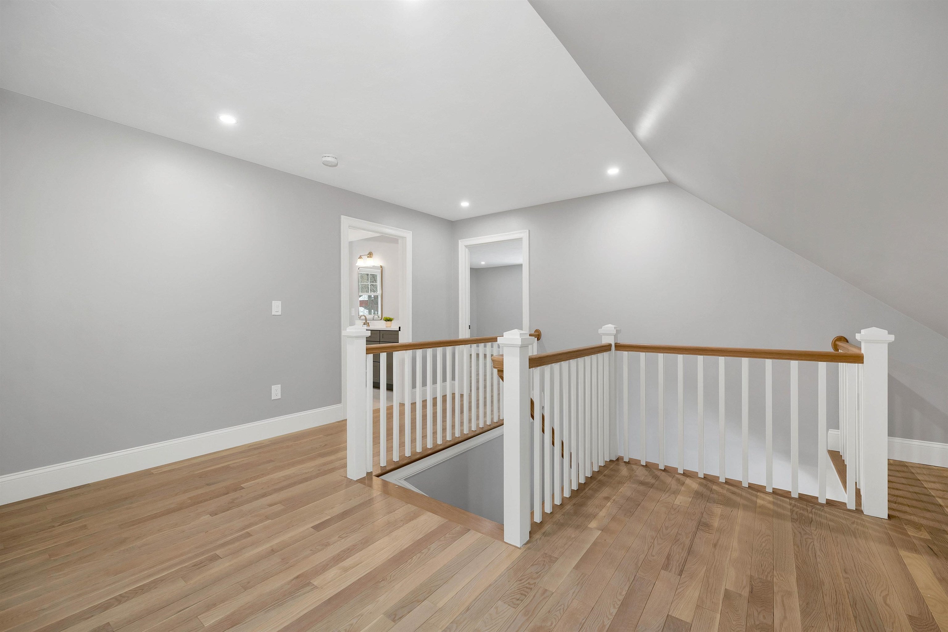 Meredith, New Hampshire, 03253, United States, 4 Bedrooms Bedrooms, ,5 BathroomsBathrooms,Residential,Active,1970998