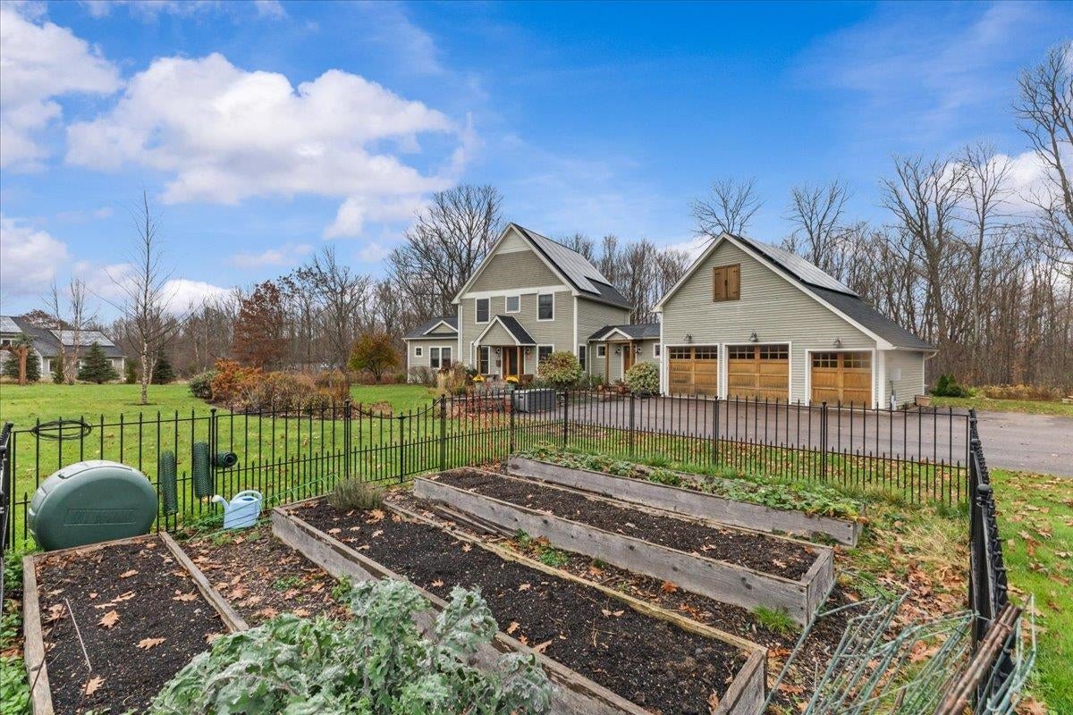 Essex, Vermont, 05452, United States, 4 Bedrooms Bedrooms, ,3 BathroomsBathrooms,Residential,Active,1973542