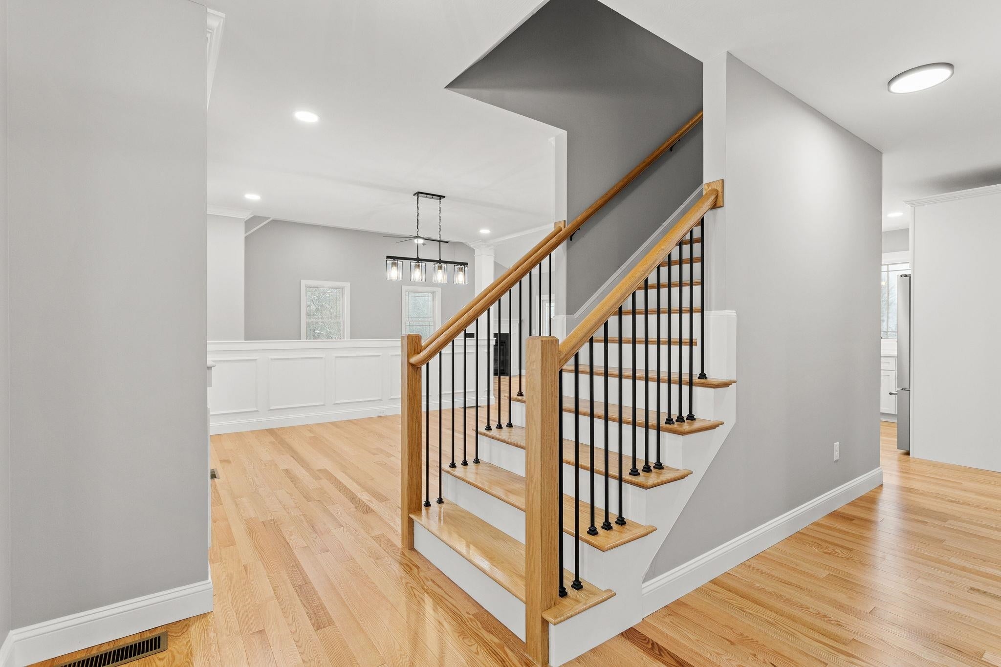 Auburn, New Hampshire, 03032, United States, 4 Bedrooms Bedrooms, ,4 BathroomsBathrooms,Residential,Active,2001063